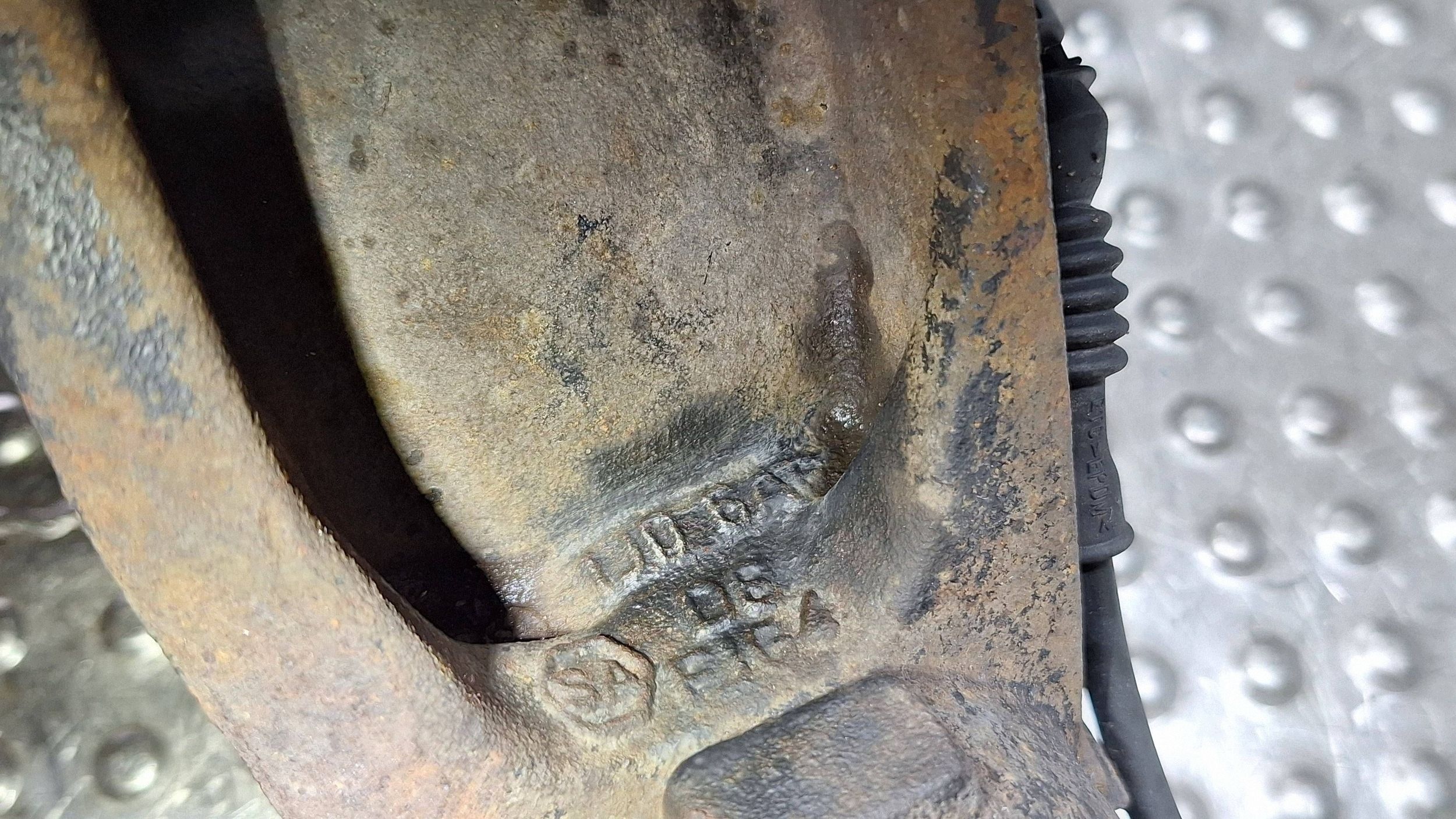 Mozzo FUSELLO Destro Anteriore 1J0256AF VW GOLF IV A3 8L LEON e OCTAVIA e BORA 1.9D