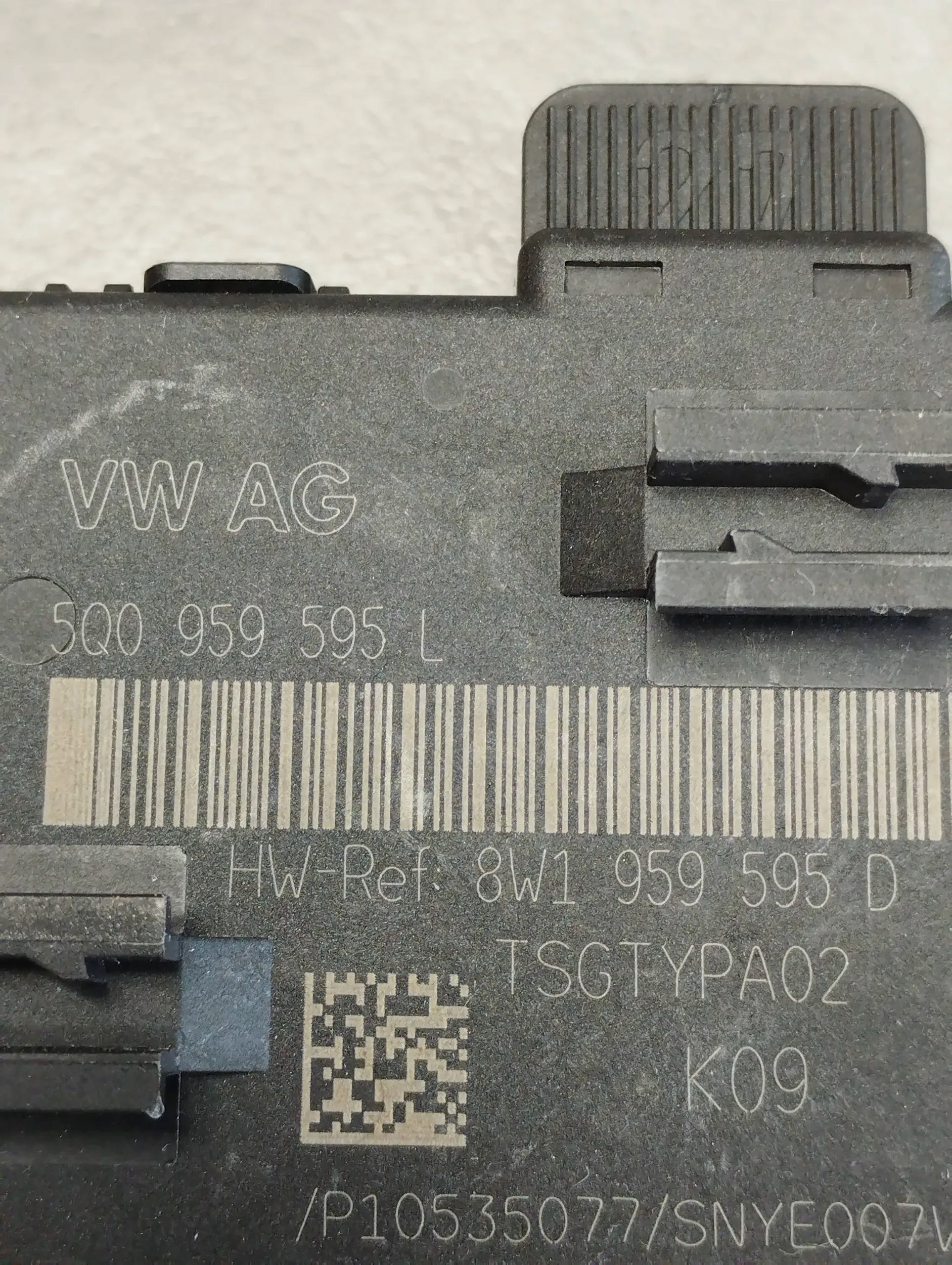 Audi S3 A3 8Y MODUŁ DRZWI LEWY TYŁ 5Q0959595L Stan opakowania zastępcze