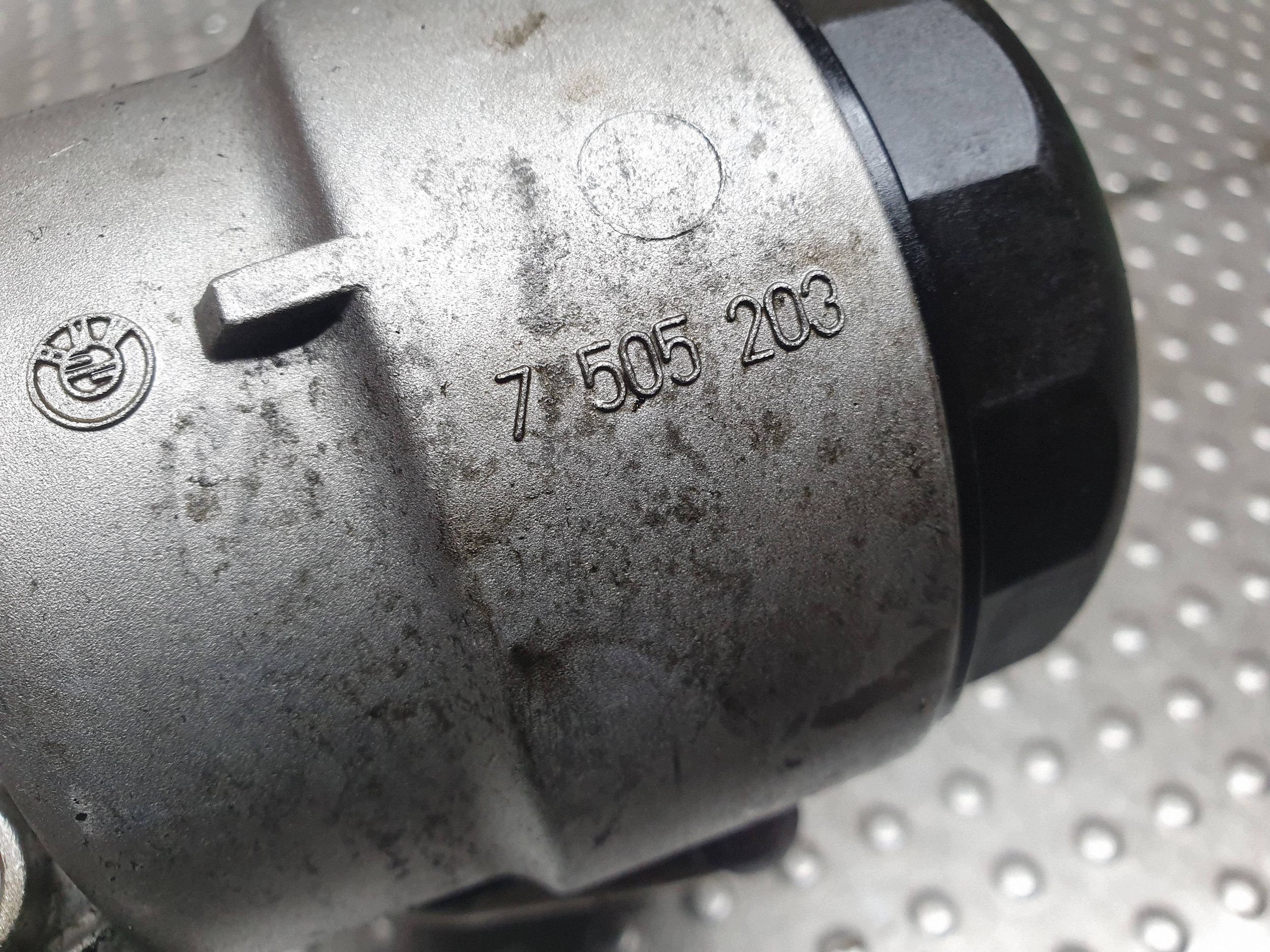 oil filter holder 7505203 BMW E53 E60 E61 E46 E39 2.2 2.5 3.0 M54 M52