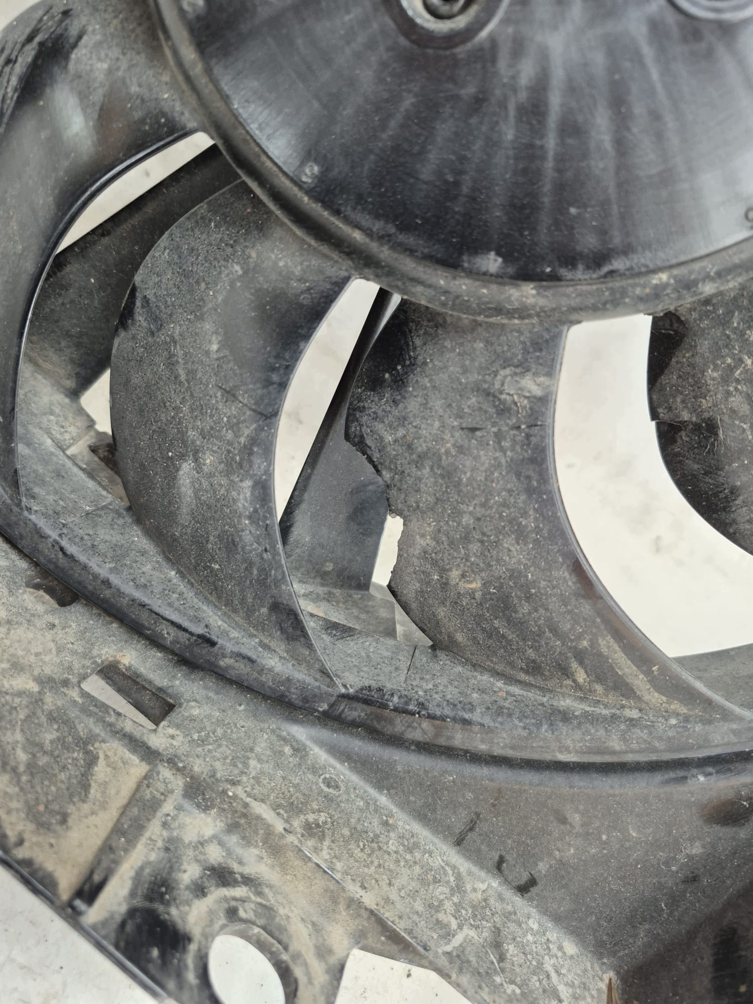PORSCHE TAYCAN 9J1 ventilátor chladiče 9J1121250D