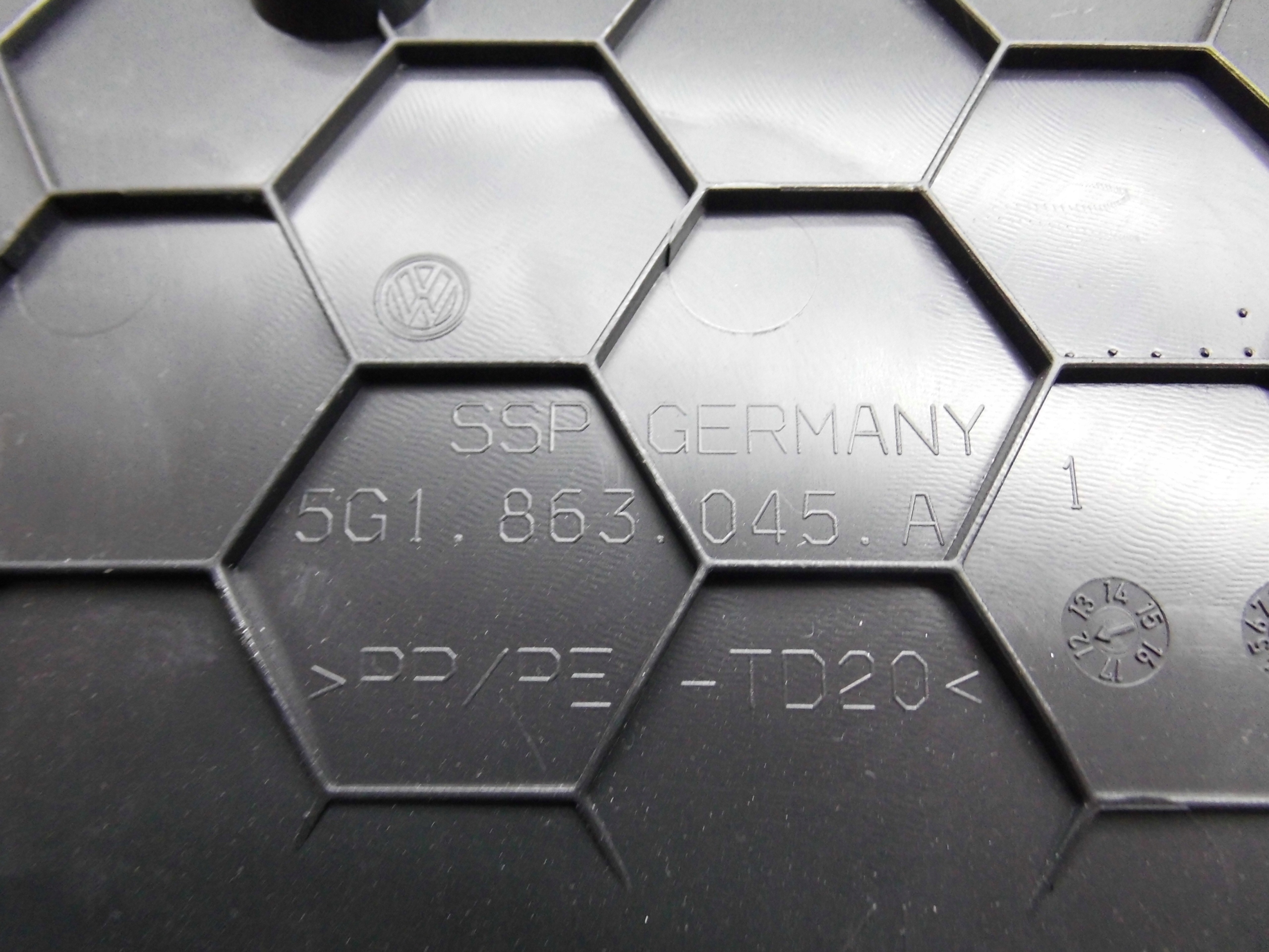 подлокотник тунель решетки потока воздуха vw GOLF VII 2013-2020r. европа оригинал