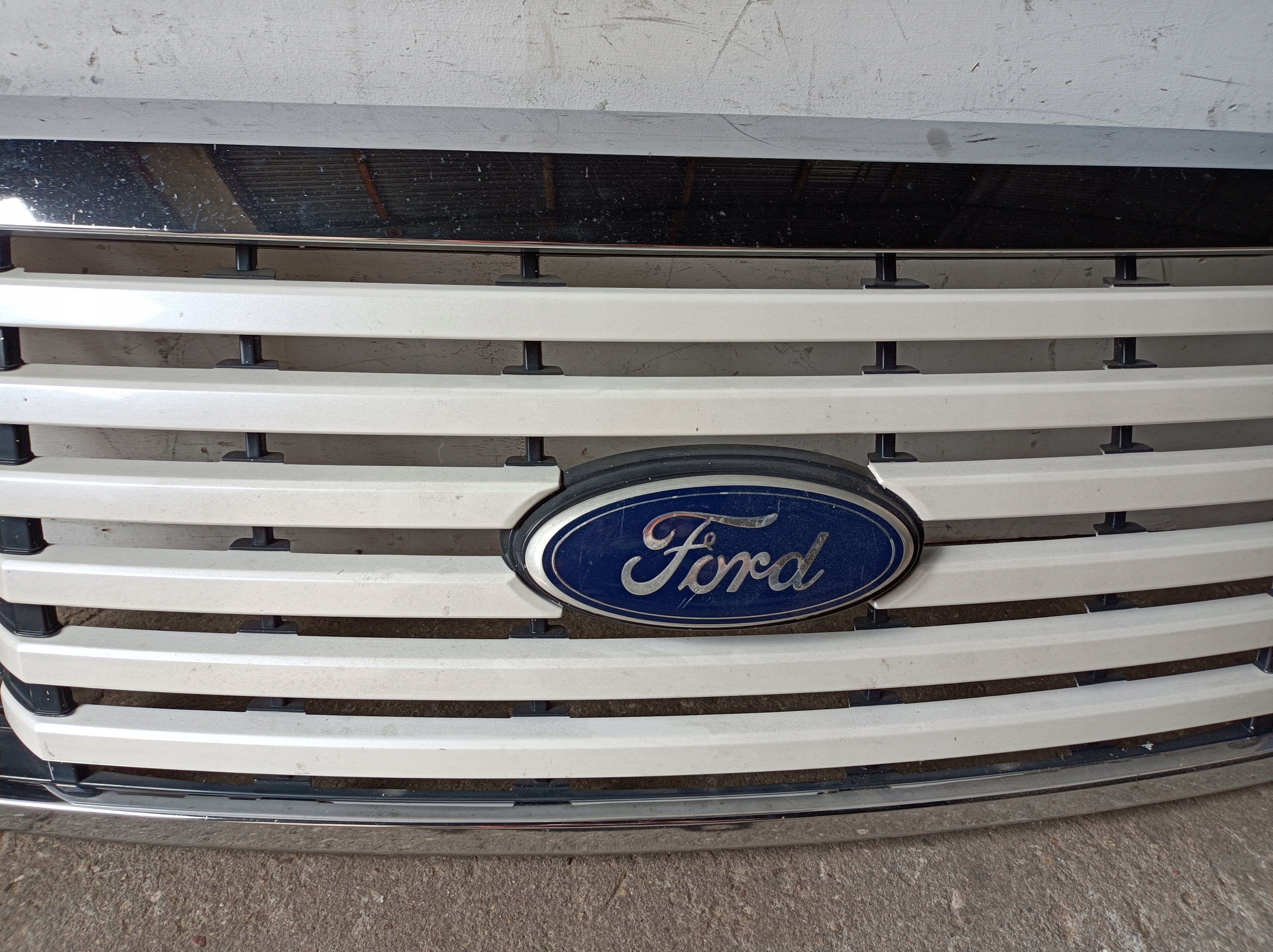 Grill Grill FORD F-150 09-14