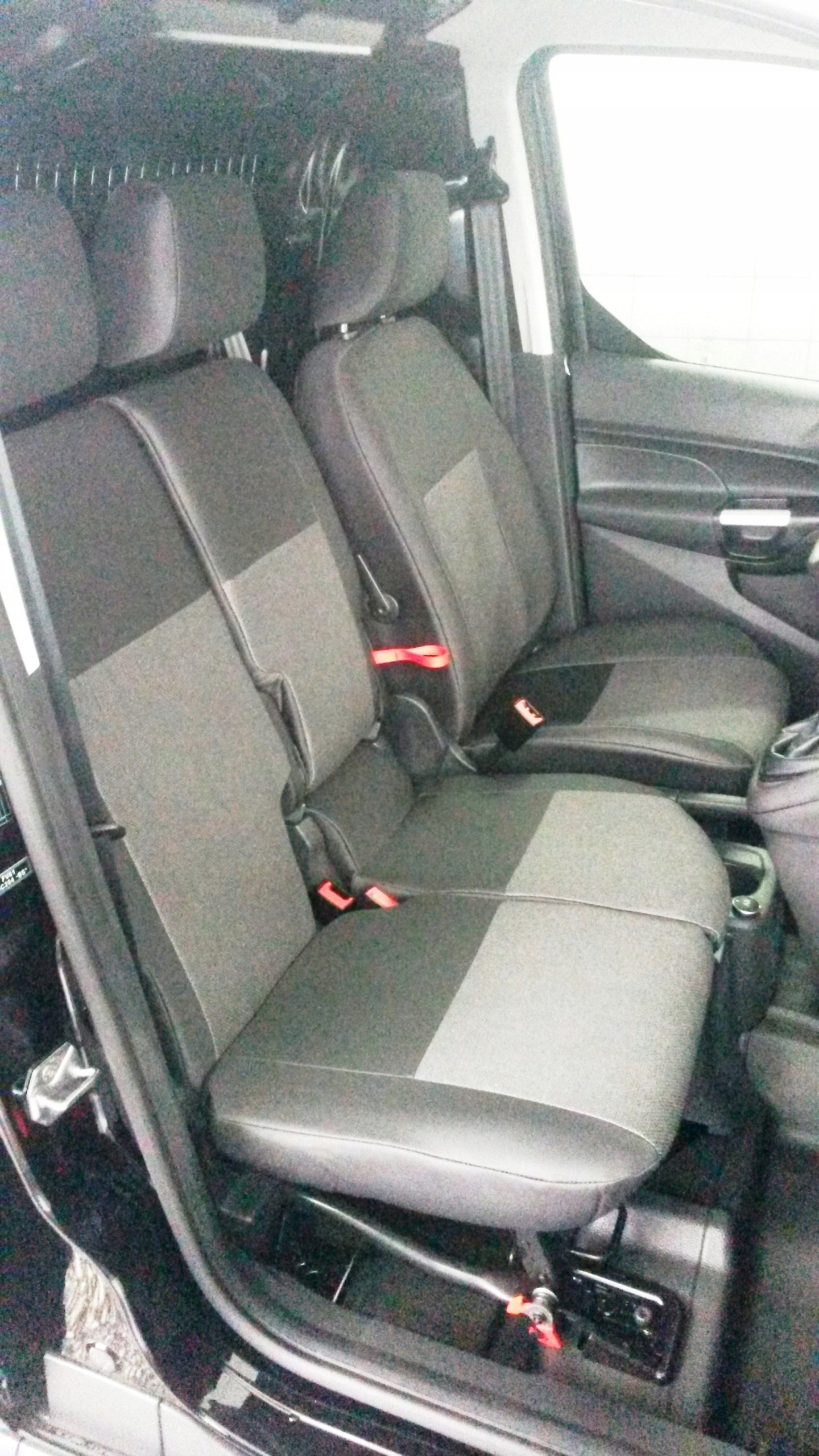 Pokrowce z tkanin Ford Transit Connect 3-osobowy Rodzaj Dedykowane