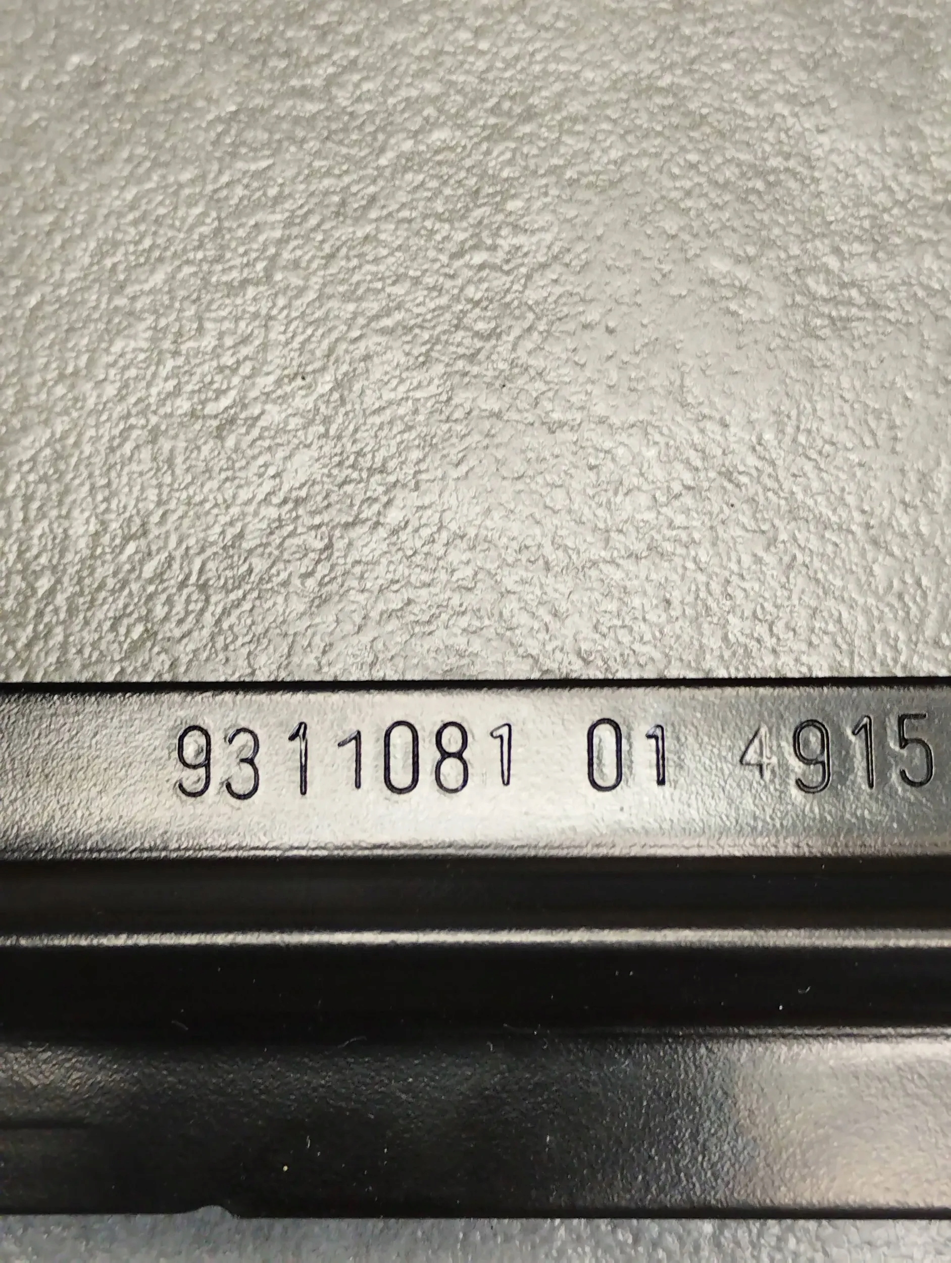 BMW 7 G11 tartó AKUMULATORA 9311081
