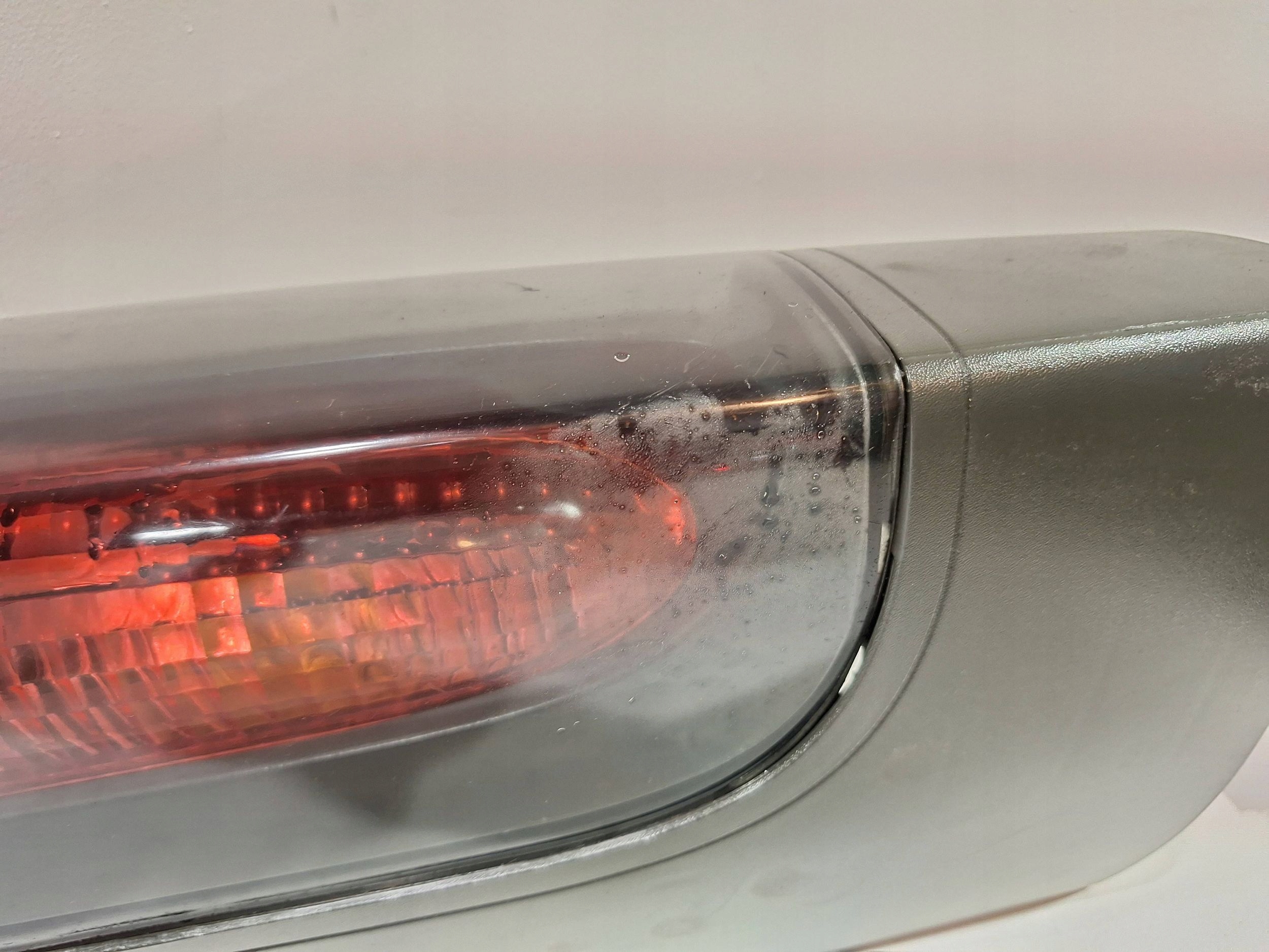 LAMPA TYŁ LEWA RENAULT TRAFIC II VIVARO A 01-