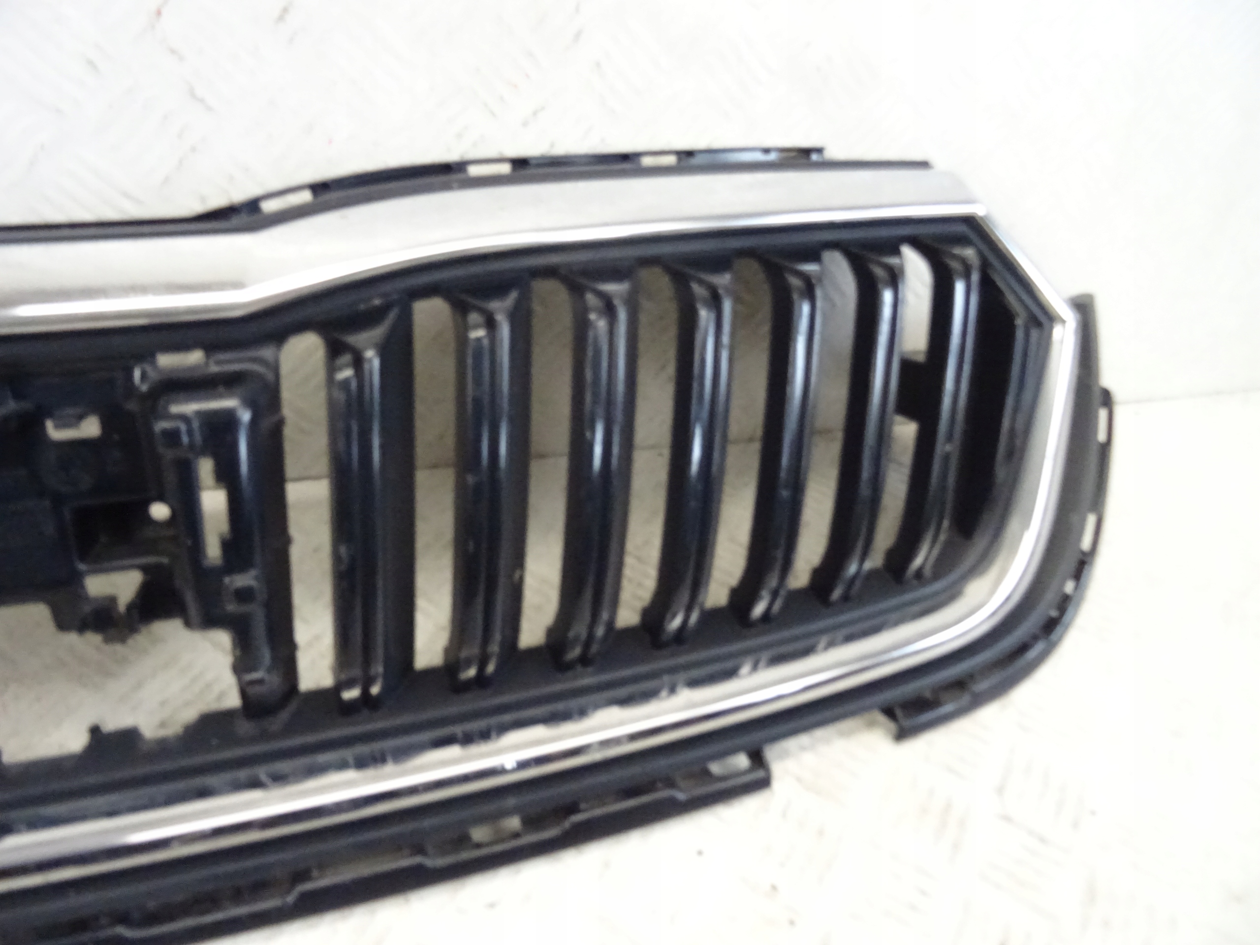 grill grille front front SKODA OCTAVIA IV 5E3807723
