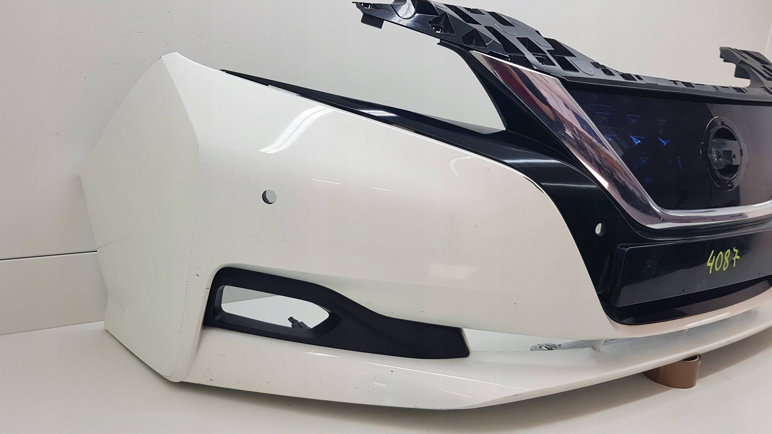 NISSAN LEAF II 2017 - bumper front 62022-5SHOH