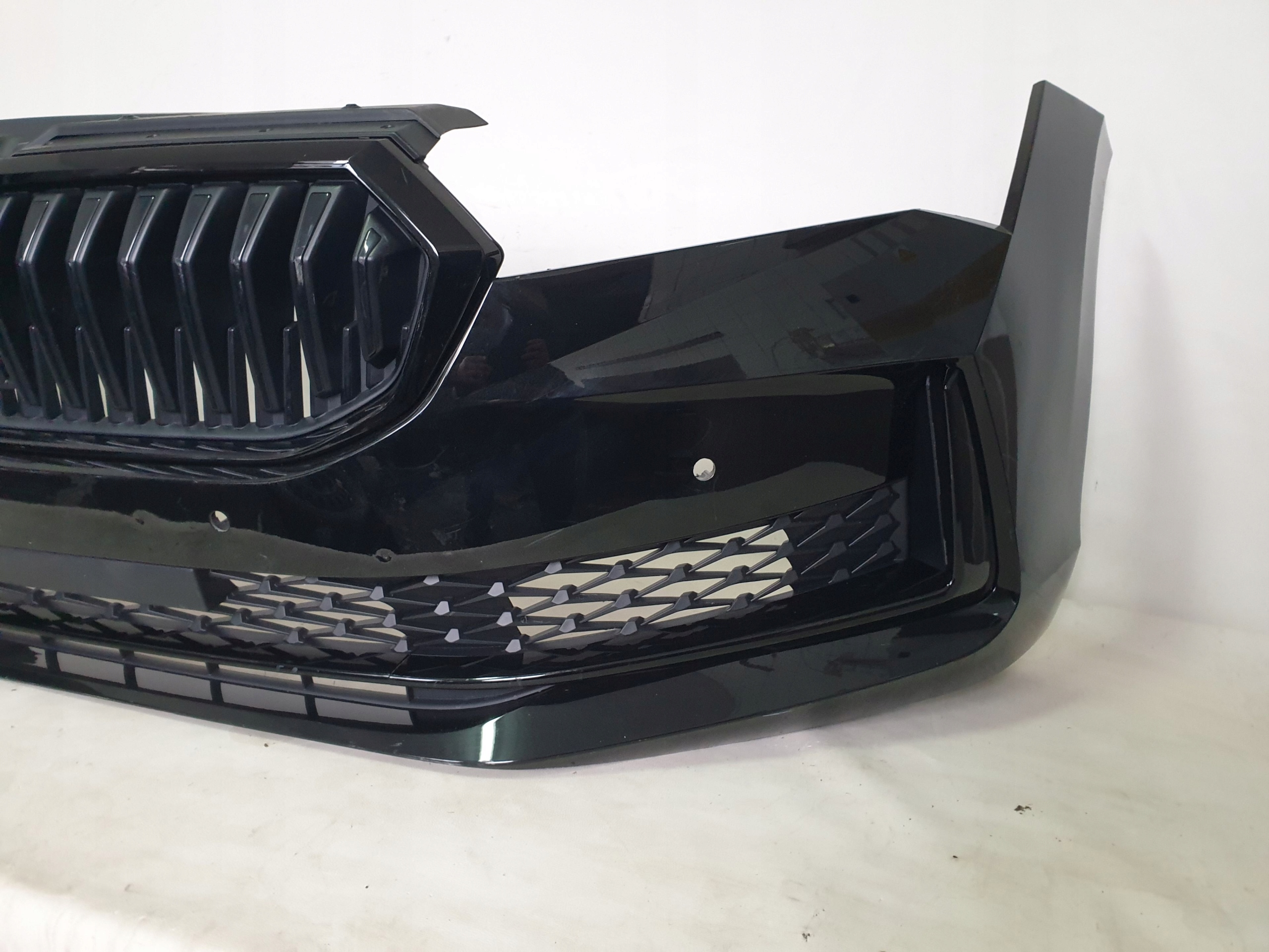 SKODA SUPERB IV 3P0 23-> bumper front front 4 x PDC cover 3P0807221