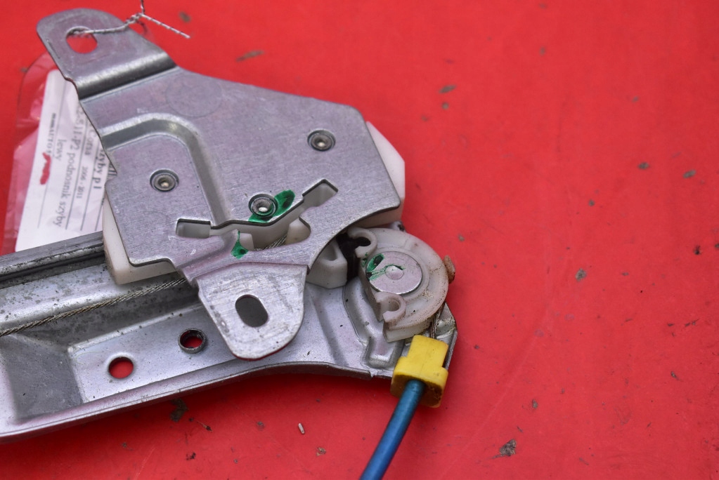 window regulator left front EU 72005001 OPEL CORSA D 06-11