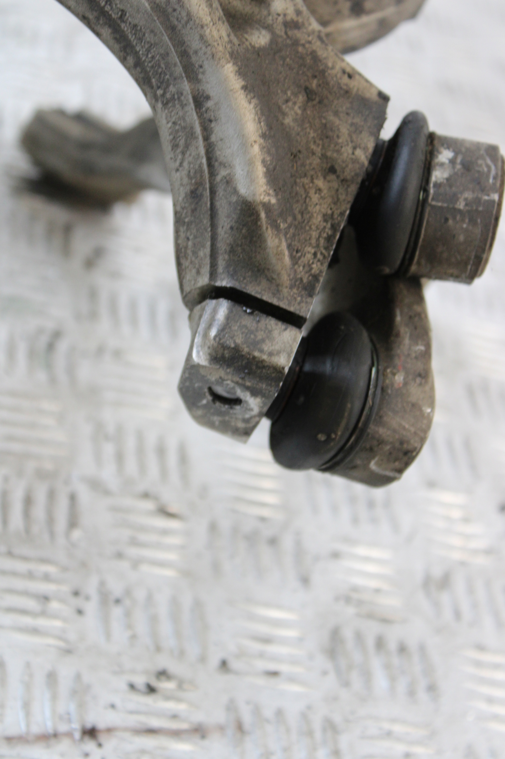 otoč levý předek AUDI A6 C6 4F0 4F9
