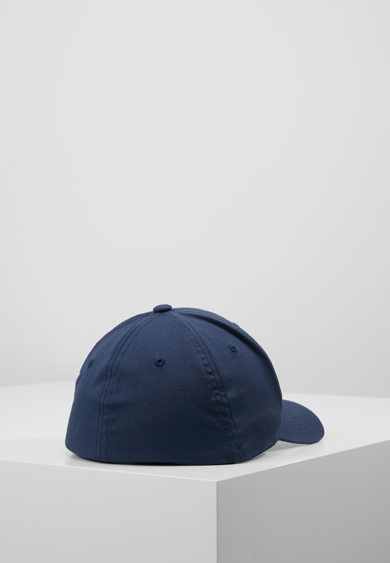 CZAPKA Z DASZKIEM FLEXFIT BASEBALLÓWKA GRANAT S/M Marka inna