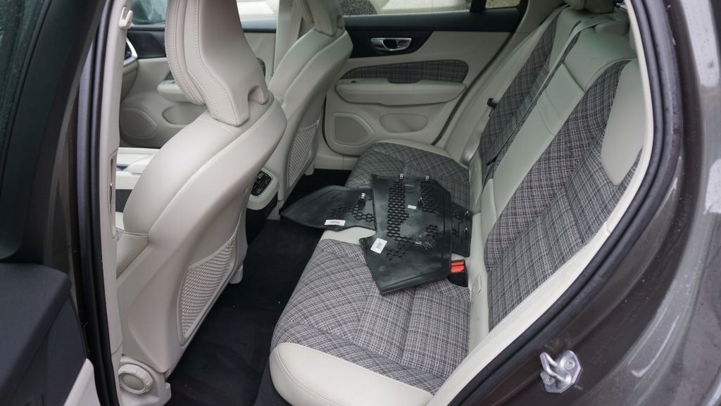 VOLVO V60 II - GRZANE seats and side KOMPLET