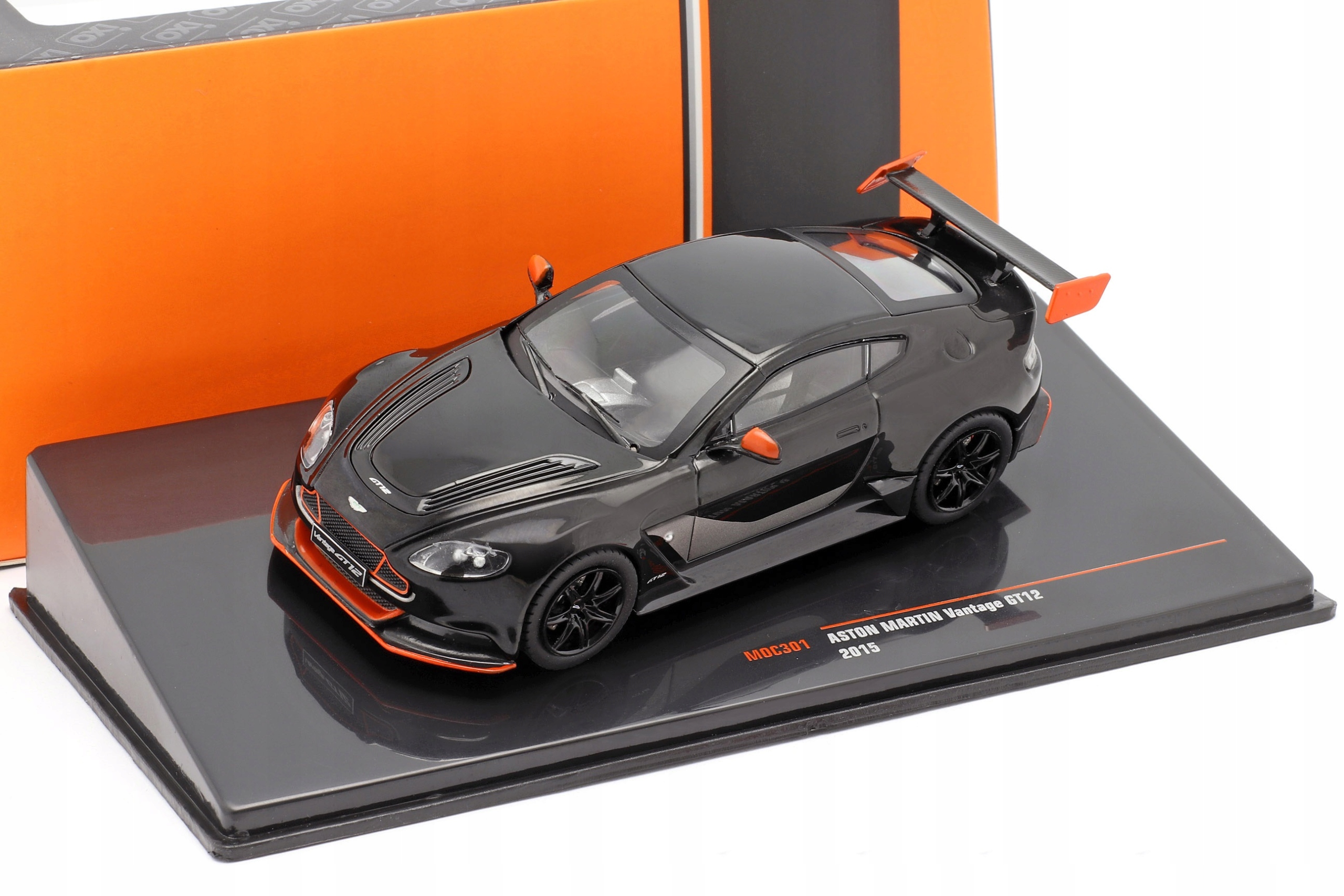 Ixo Aston Martin Vantage GT12 (2015) černá/nebo 1:43