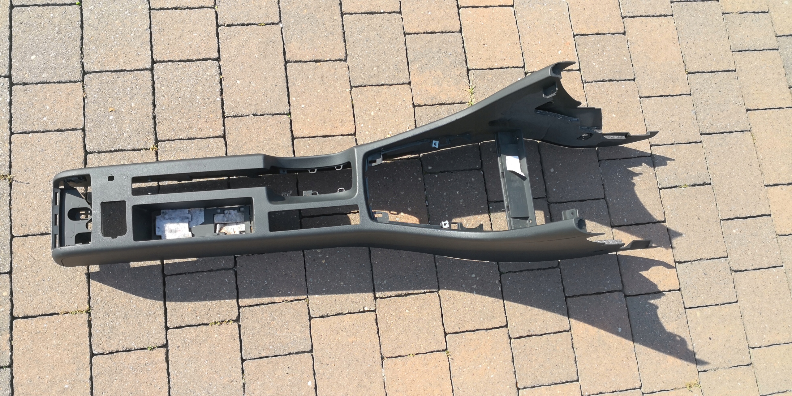 3R0863241 - SEAT EXEO ЦЕНТРАЛЬНЫЙ ТУННЕЛЬ 2DIN