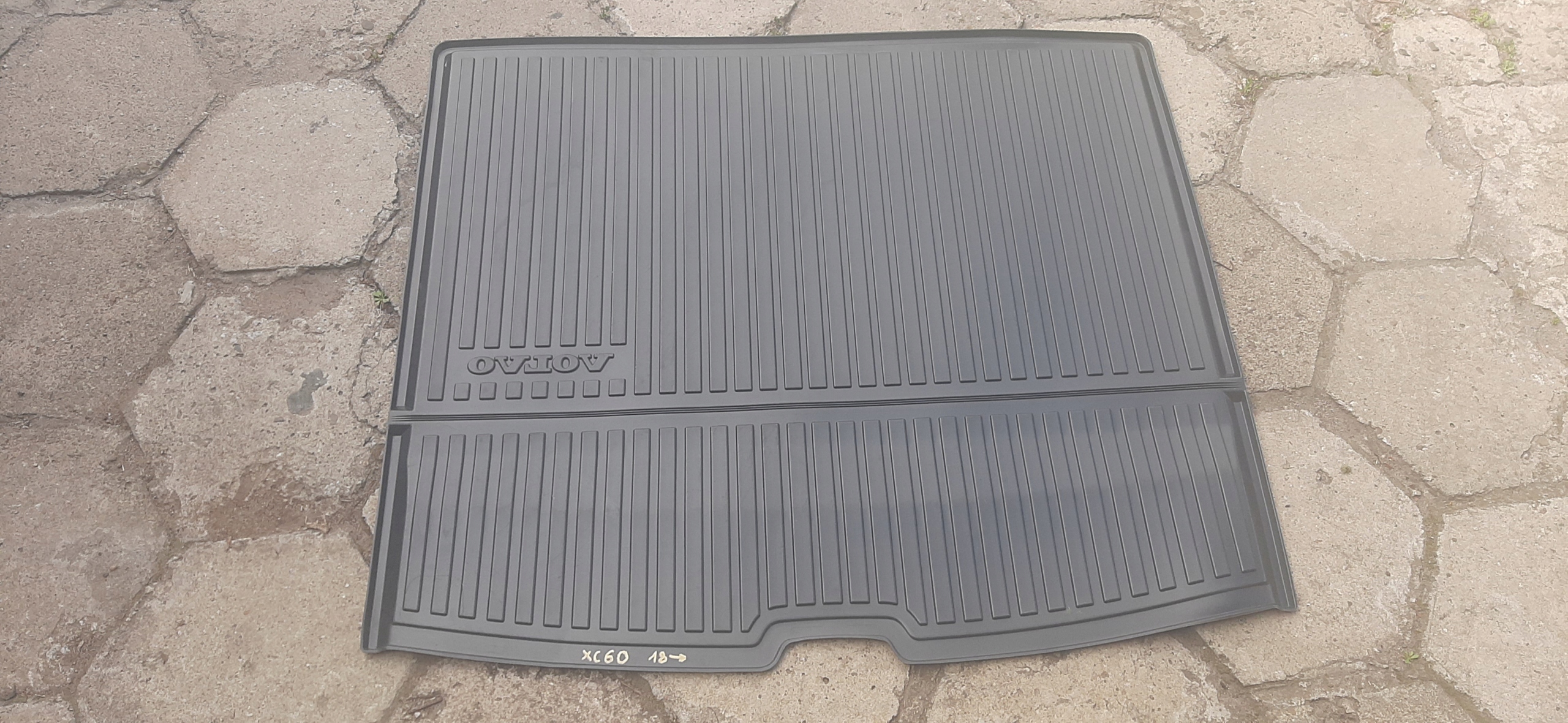 Mata bagażnika VOLVO XC60 od 2018 roku Numer katalogowy producenta 31470728