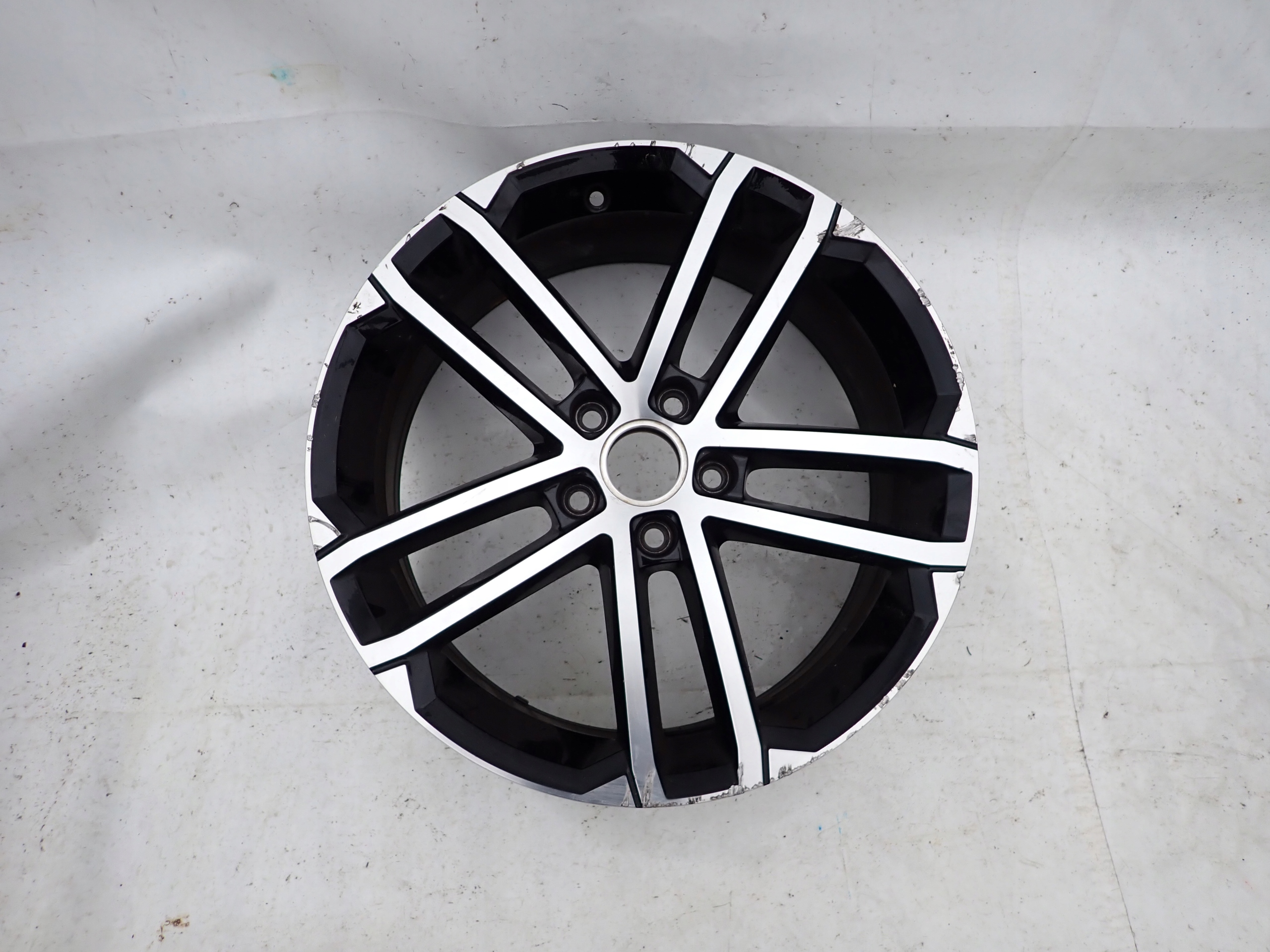 VW GOLF 7 VII GTI disk hliníkový 5G0601025A0
