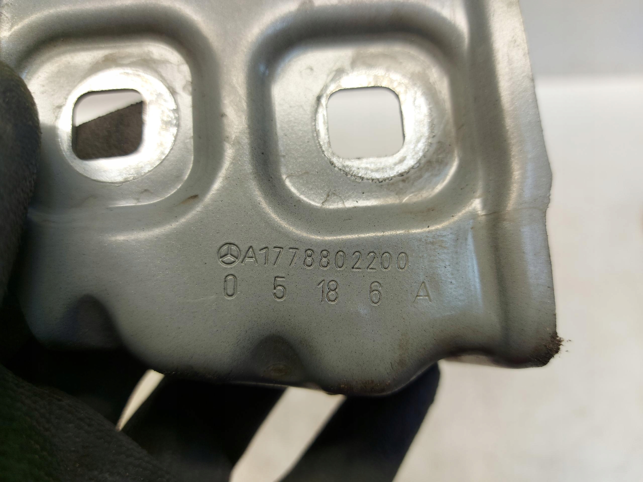 MERCEDES W177 SUPPORT PLAQUE AILE DROIT