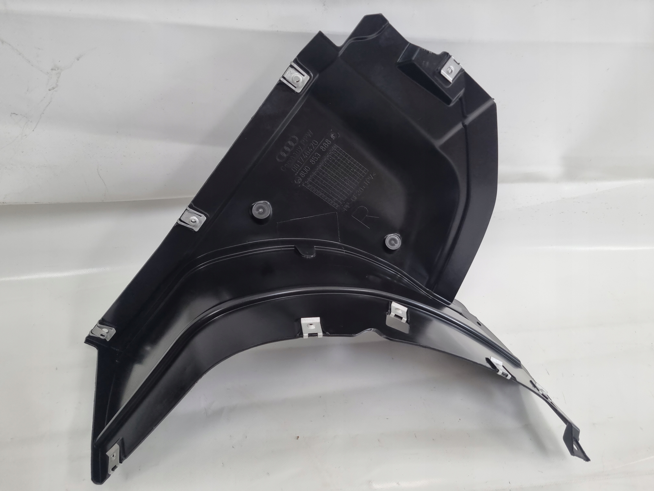 Audi OE 8U0853888 подкрылки нижний