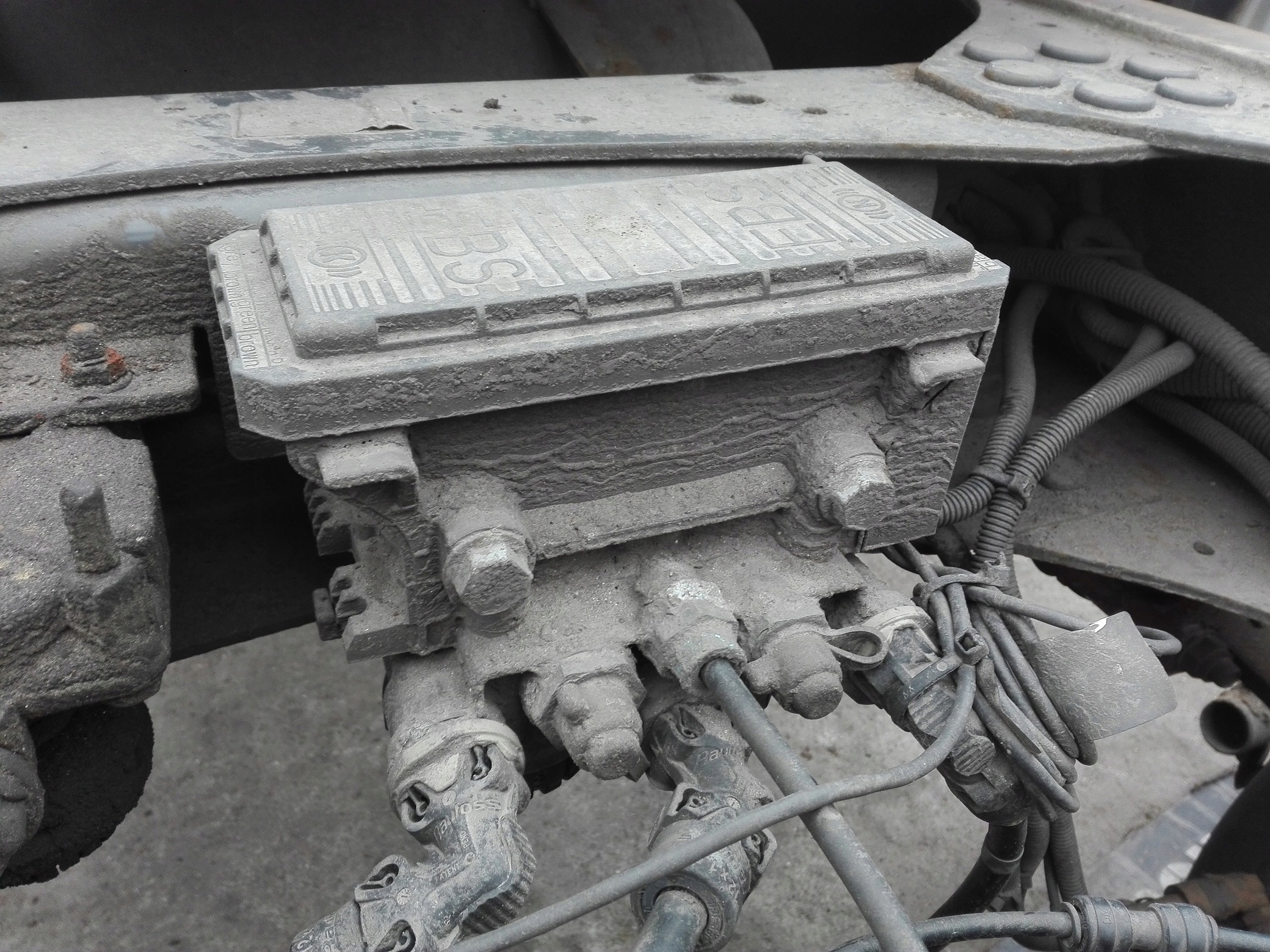 Задний клапан EBS RENAULT MIDLUM 21122035 K020022