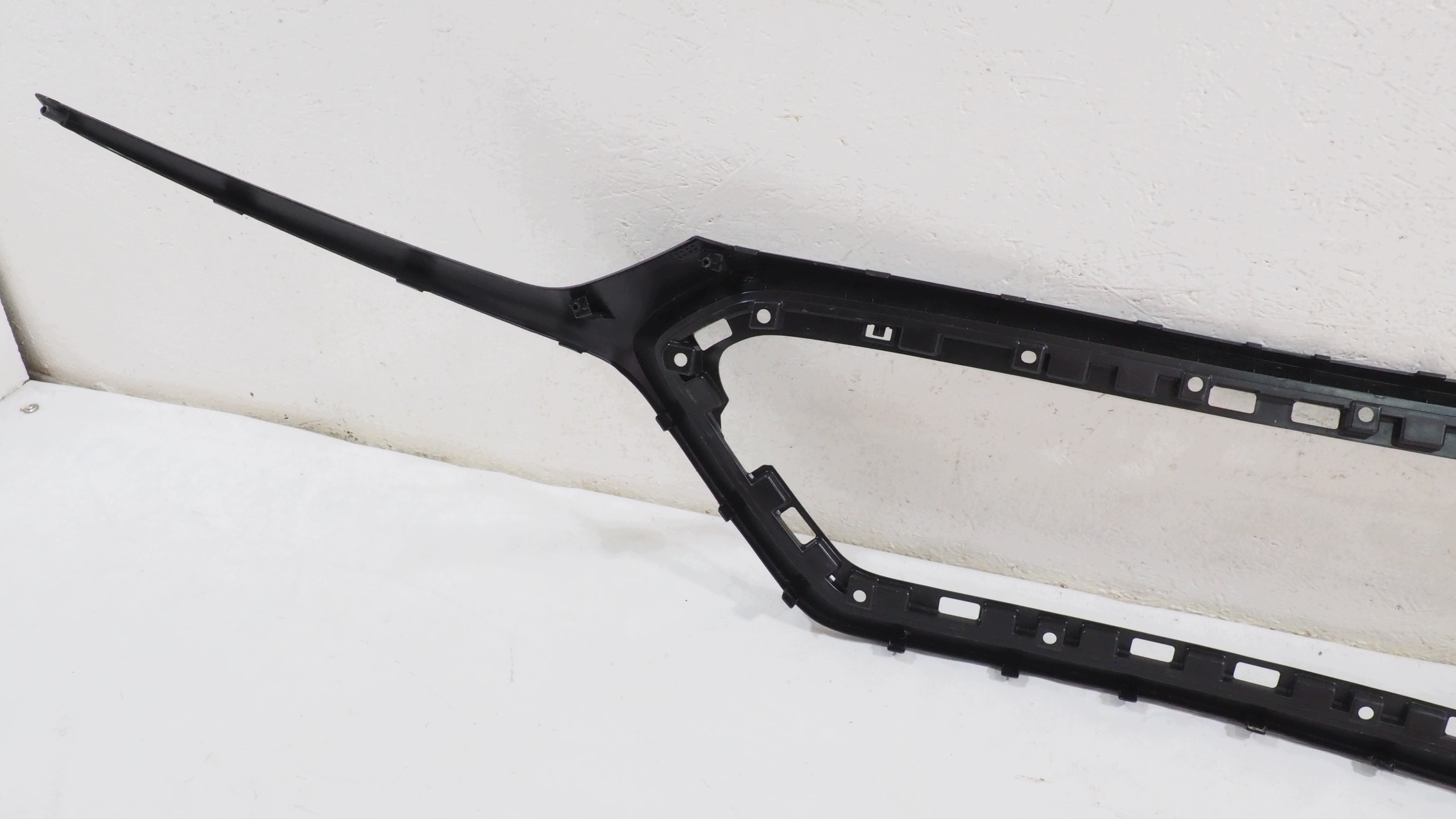 Hyundai Ioniq lift frame grilla 86586-G7500