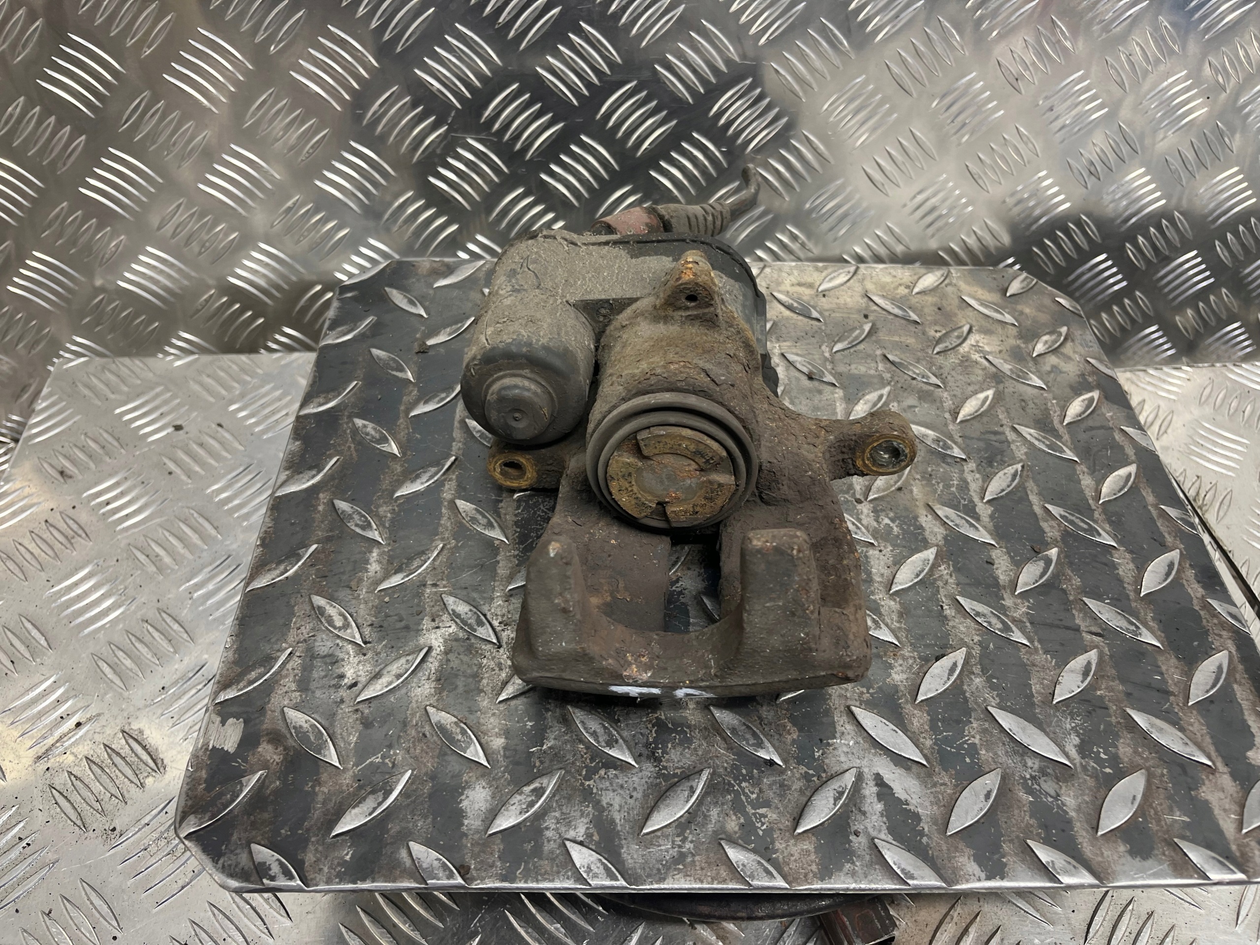 caliper brake right rear part rear AUDI A6-C6
