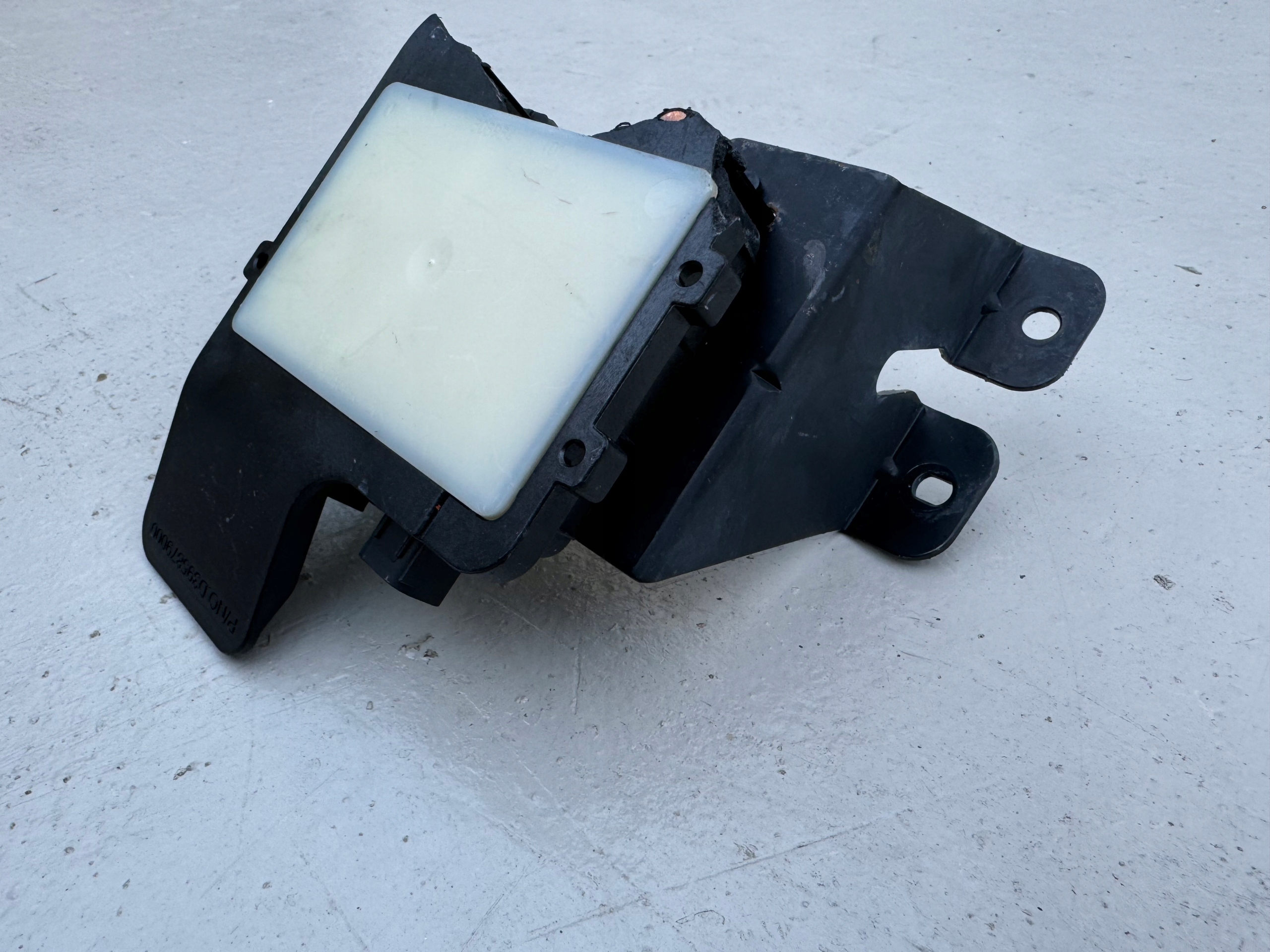 HYUNDAI TUCSON III 3 LIFT 18-20R RADAR CZUJNIK MARTWEGO POLA LEWY Producent części Hyundai OE