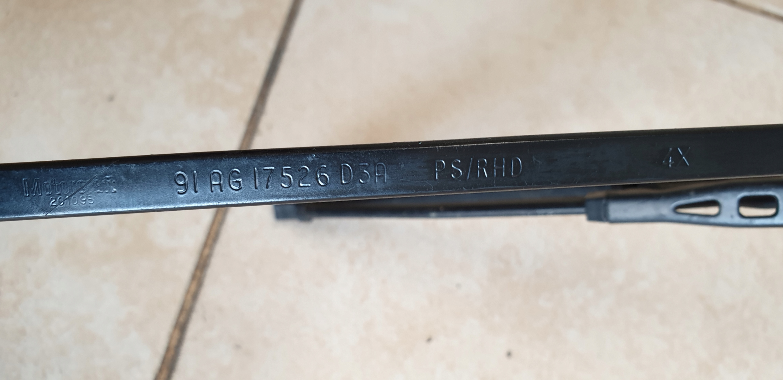 ramínko PIORO stěrače levé předek FORD ESCORT MK7 OE EU