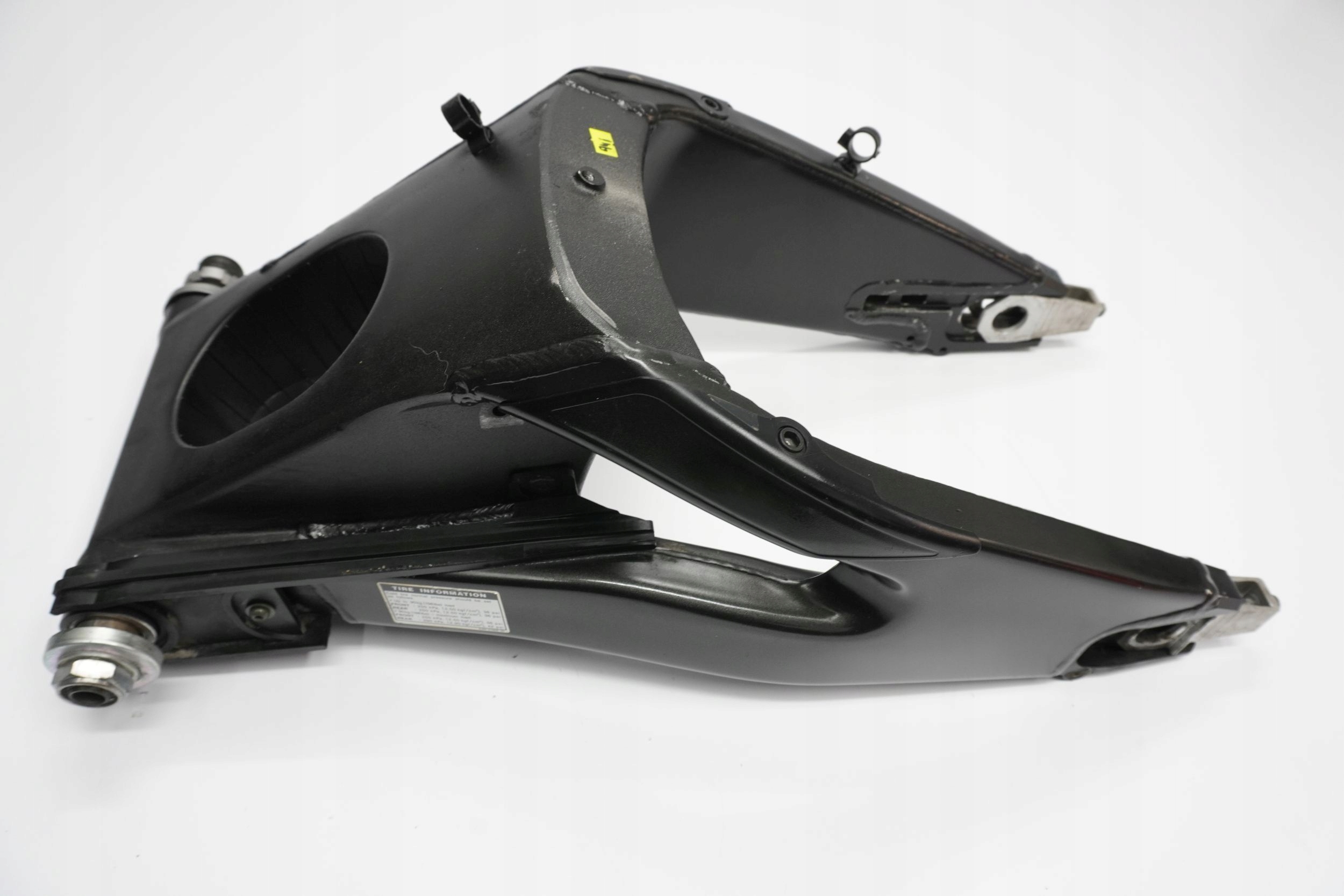 YAMAHA YZF-R6 RJ11 06-07 ВАЖІЛЬ ЗАД + OSKA 