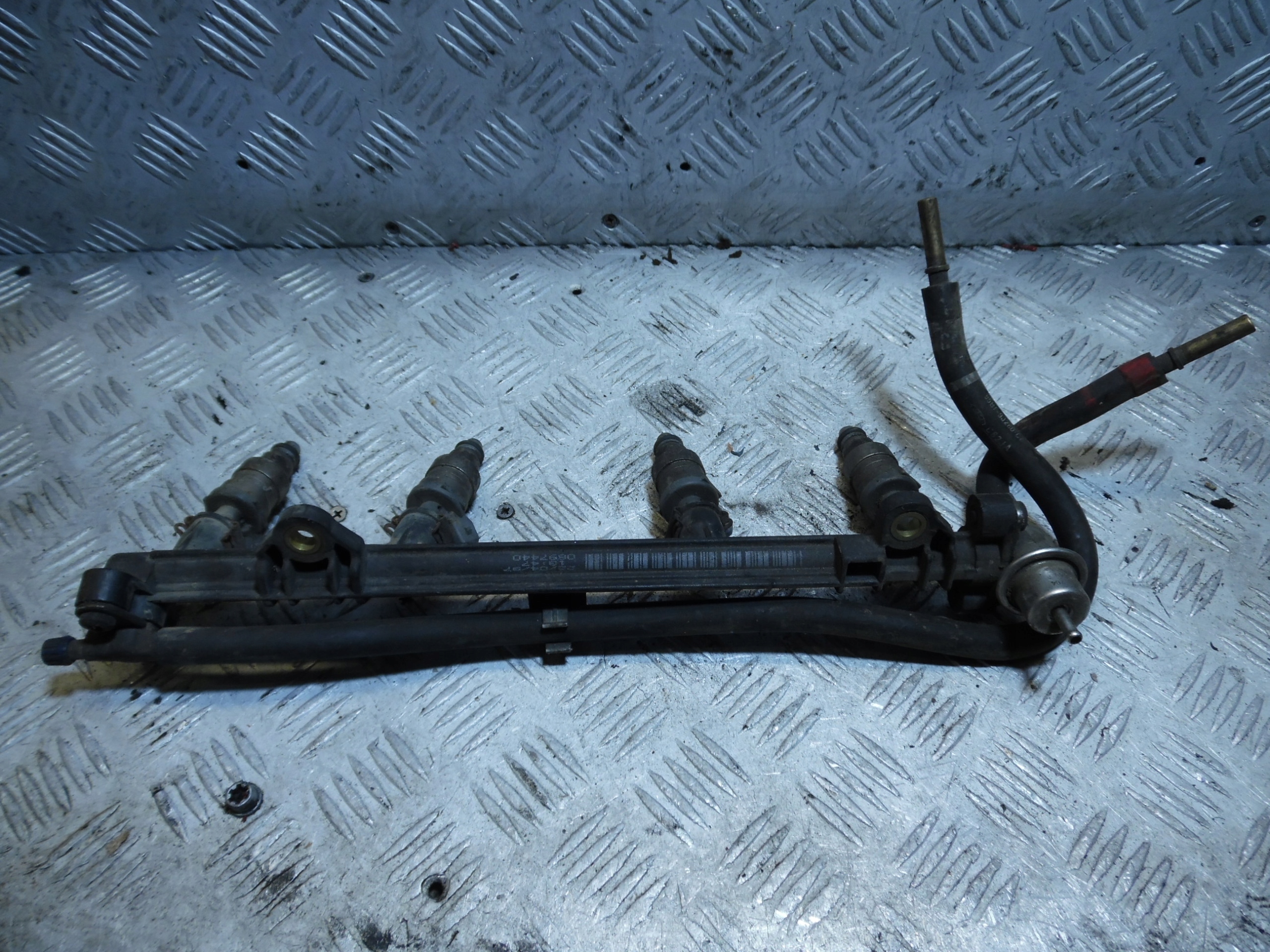 топливная рейка FORD KA 95BF-9D280-CD