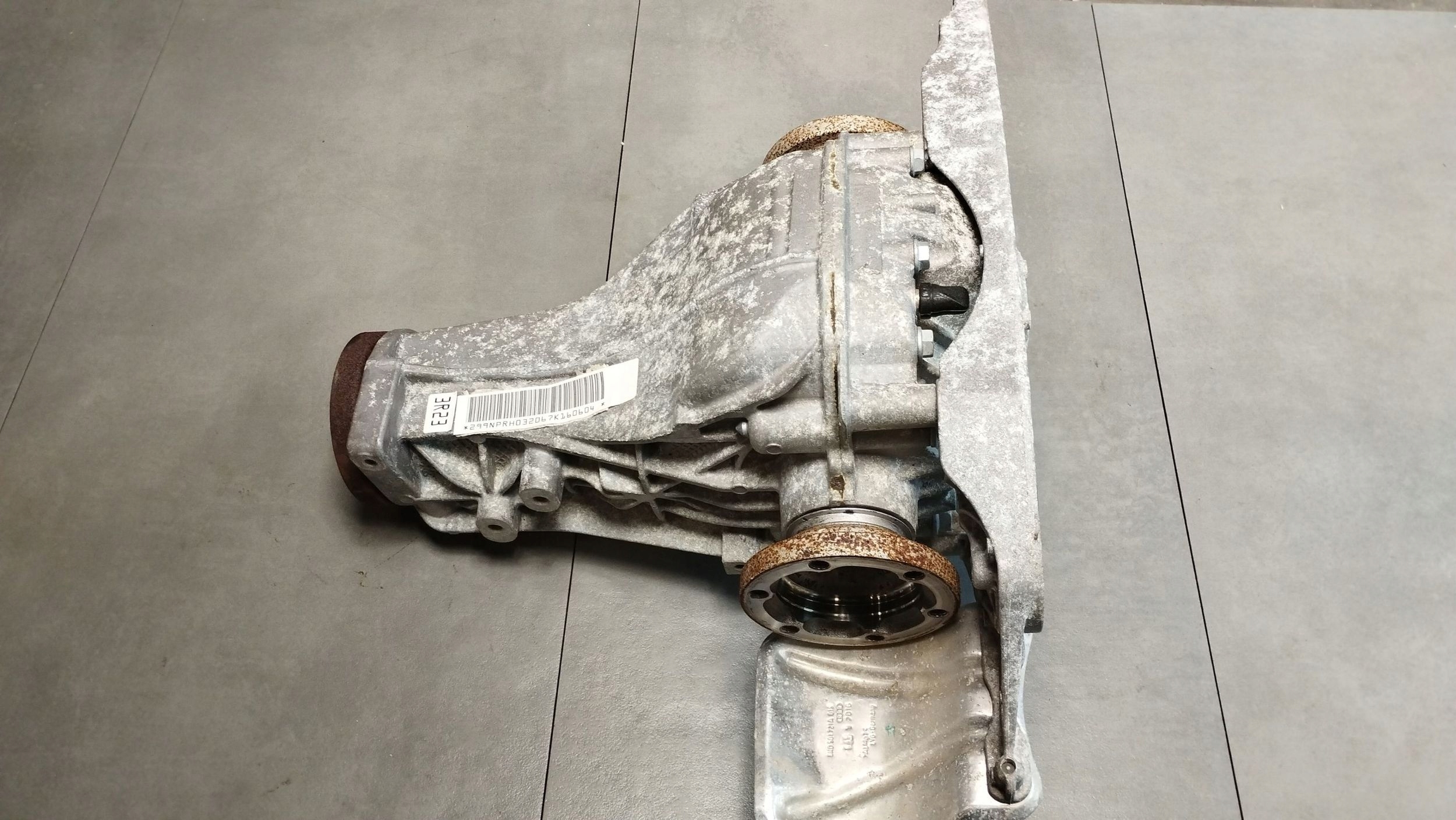 Audi A8 D4 4H 3.0 TDI diff differential rear part 0AR525083C