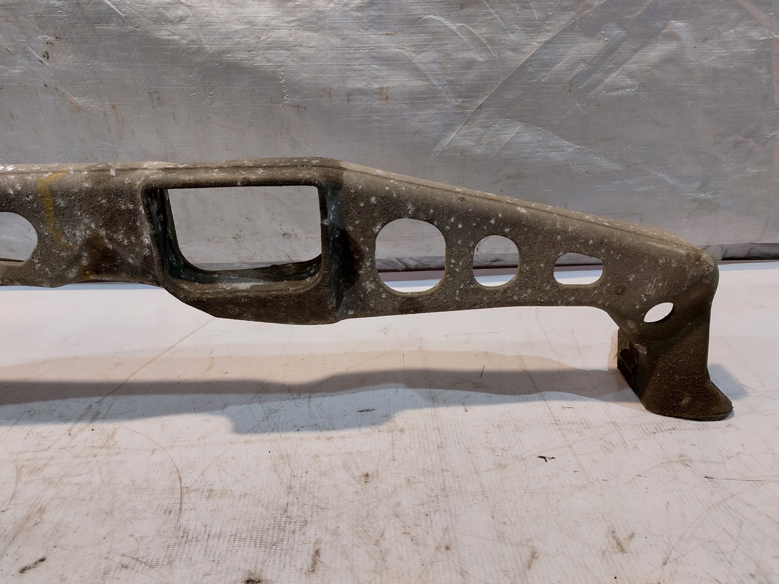 console sider of the engine AUDI A4 B8
