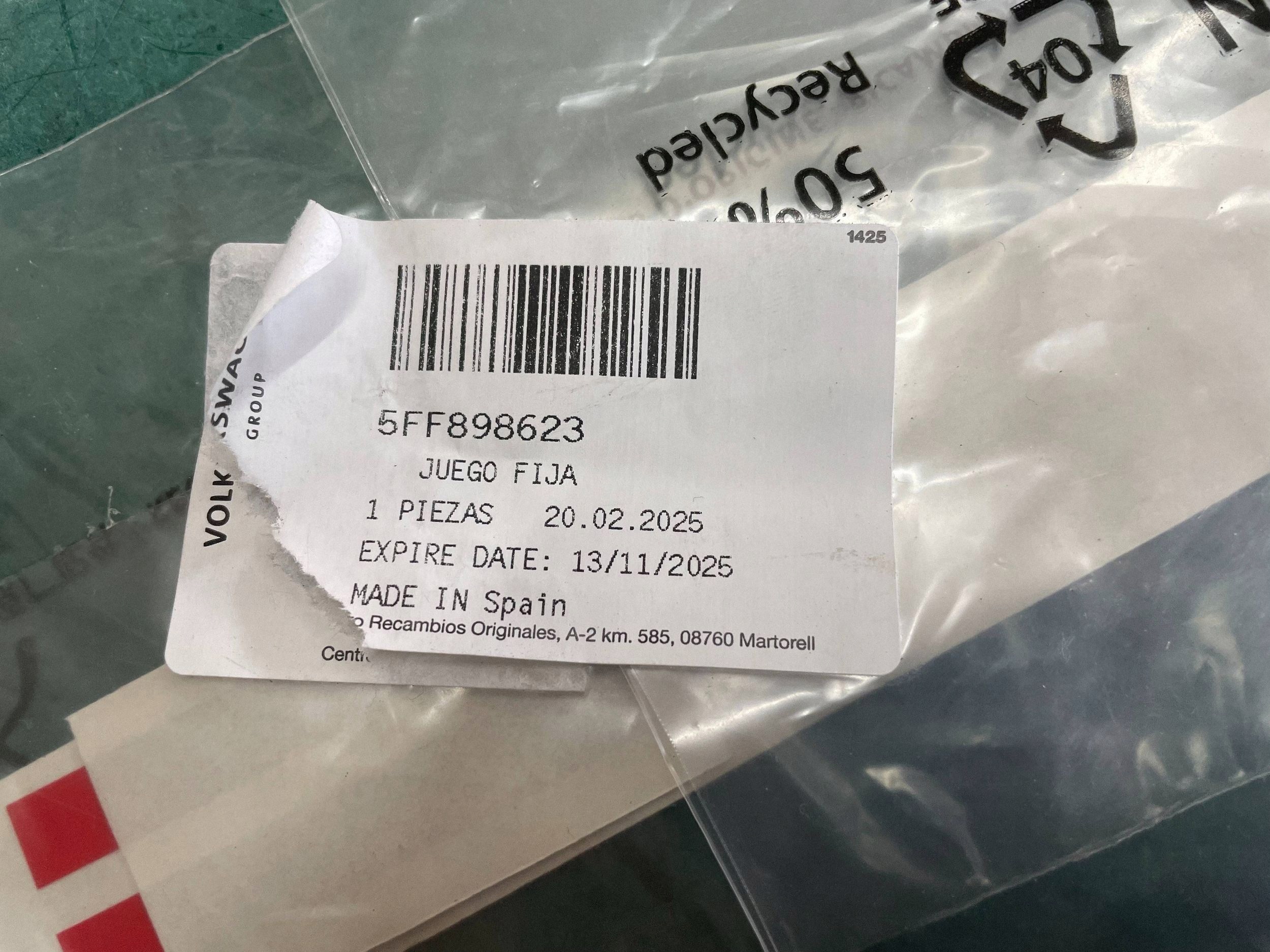 CUPRA FORMENTOR Support plaque Pare choc Avant 5FF898623 @A