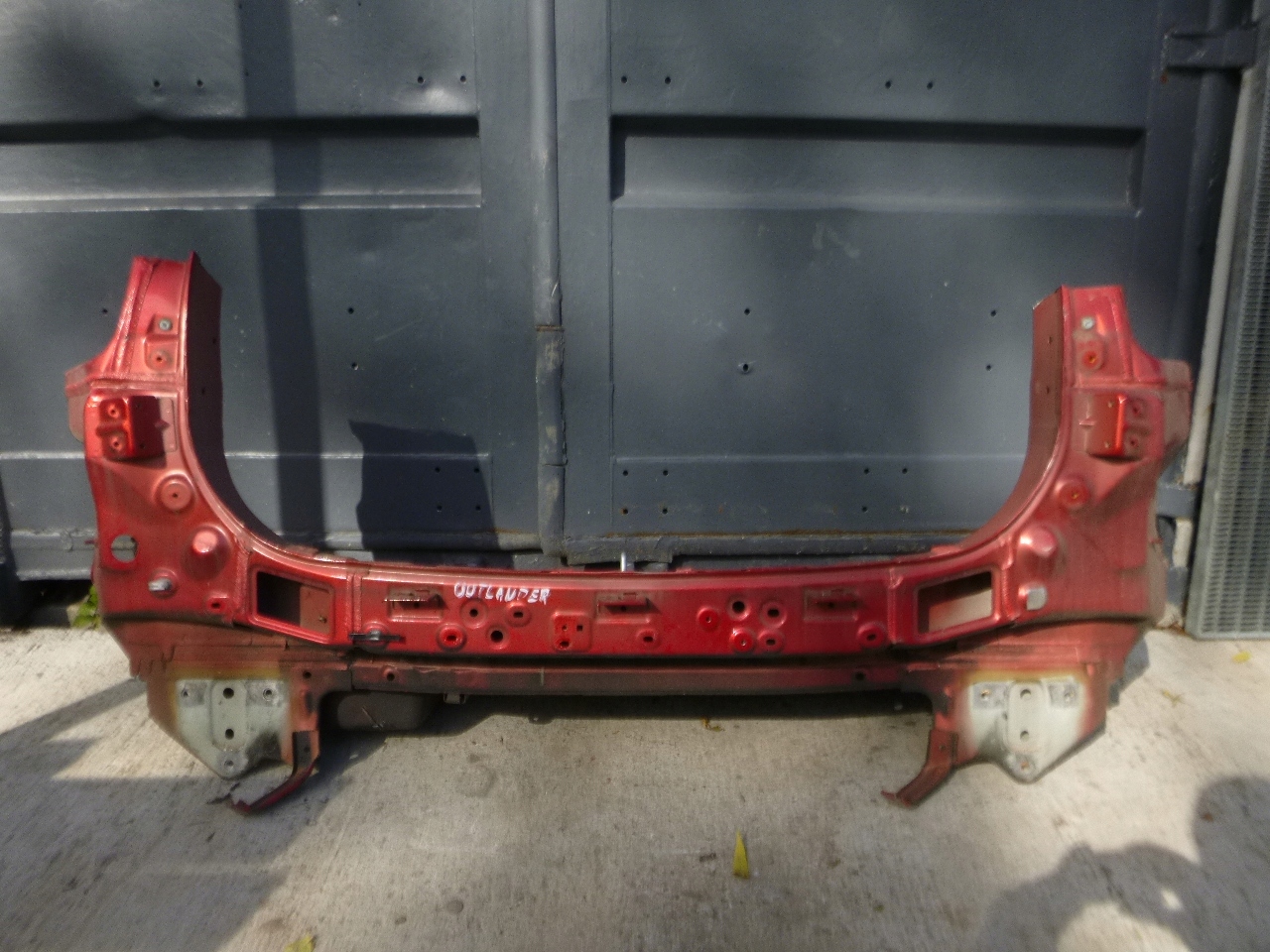 OUTLANDER III 12-РЕМЕННАЯ ЗАДНЯЯ СТЕНКА