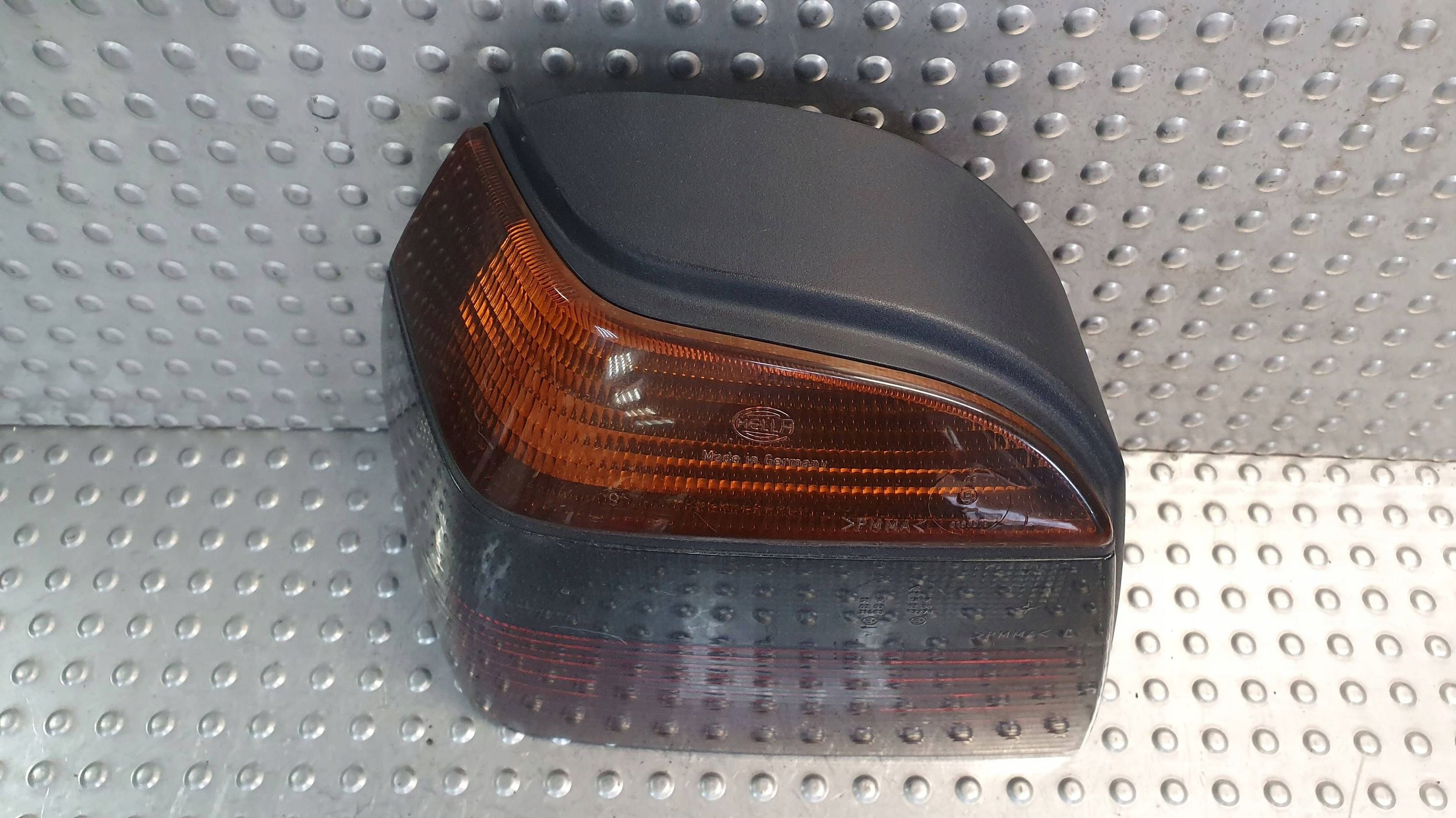 light rear part left VW GOLF III 3 1H6945111B HATCHBACK CIEMNA 91
