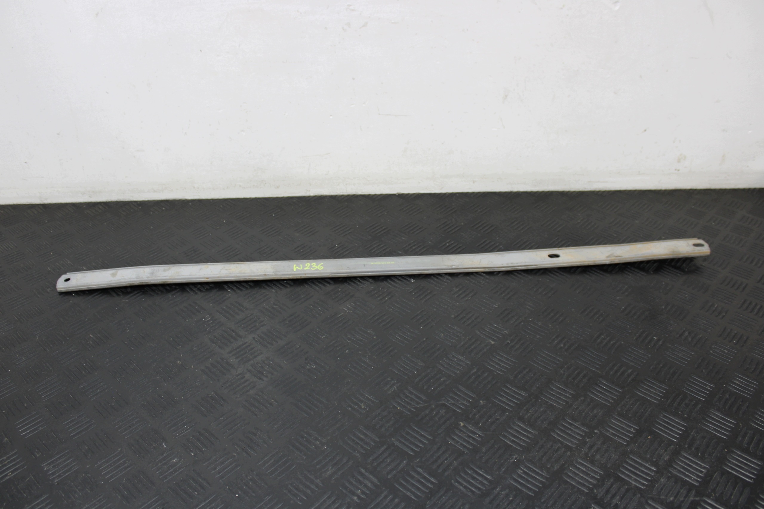 sider brace console A2065240300 MERCEDES-BENZ CLE 236 W236