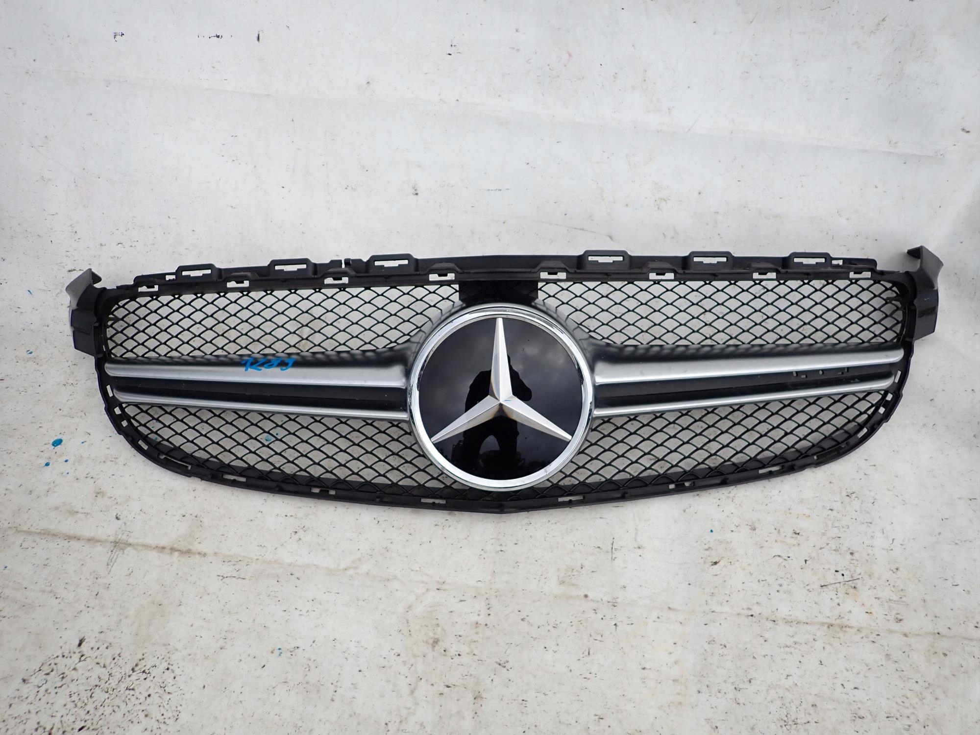 MERCEDES C-KLASA W205 AMG 14-18 GRILL ATRAPA