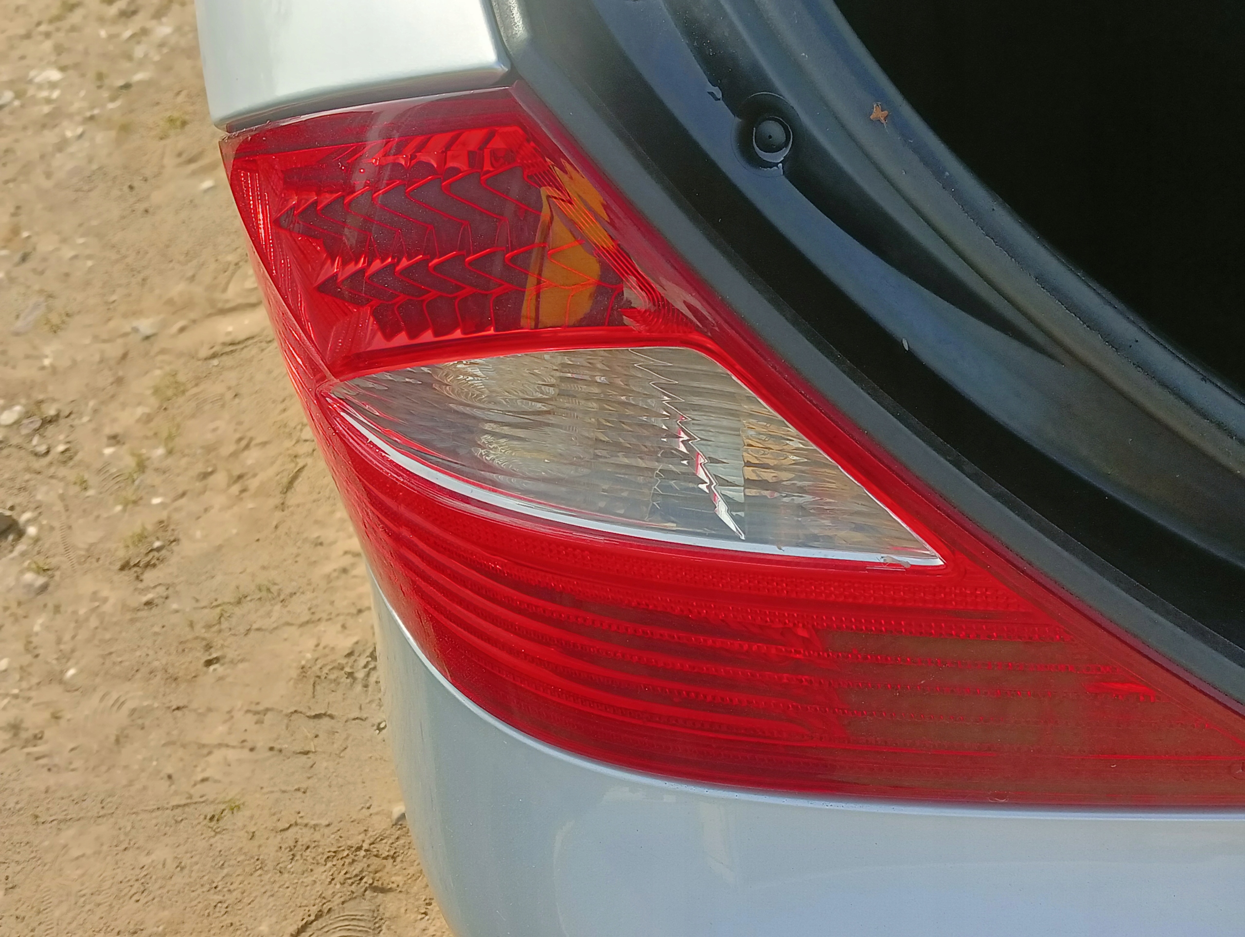 фонарь левый задний MERCEDES CLS W219