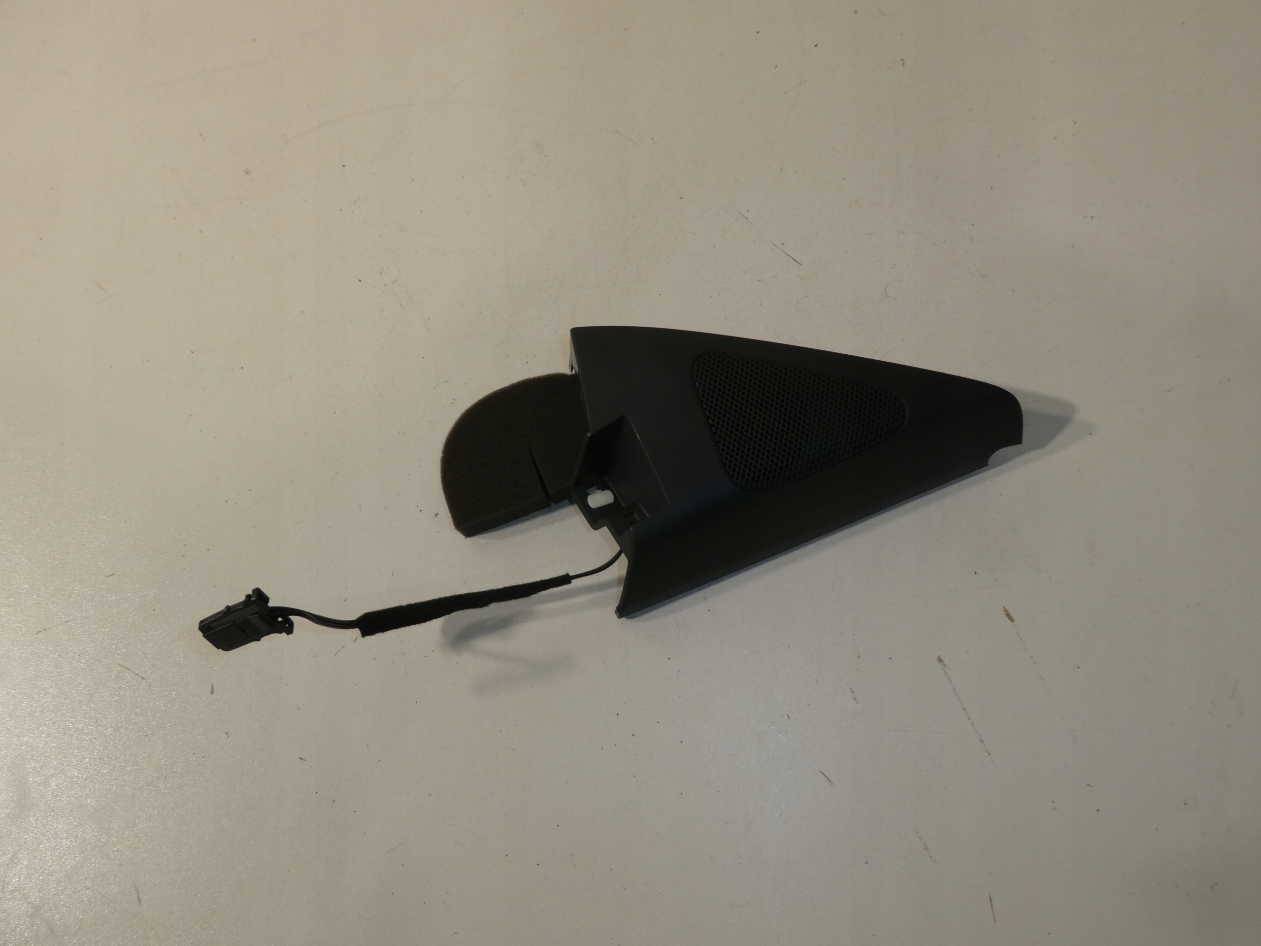 speaker spoiler right front VW TIGUAN 5N0837994B