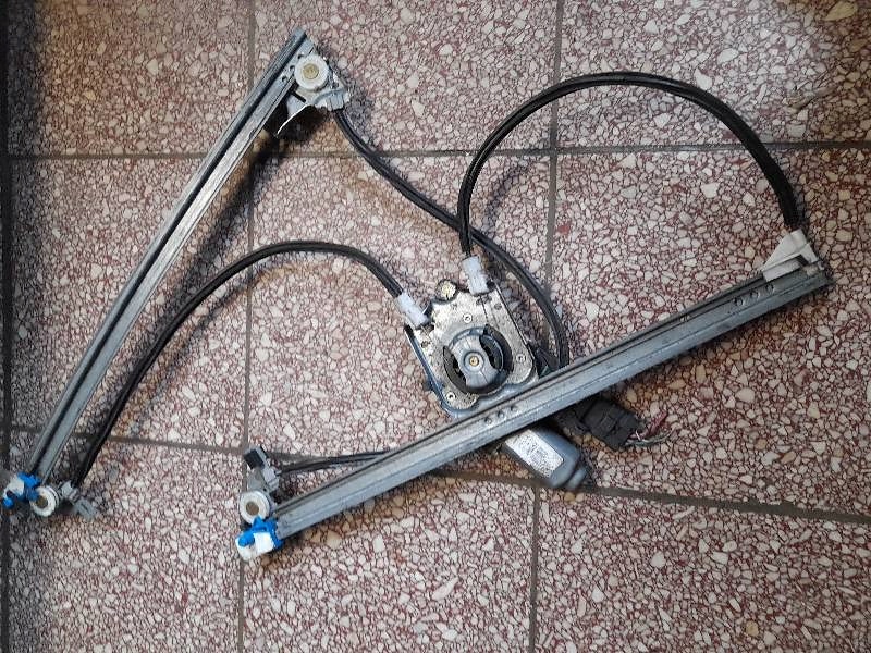 PODNOŚNIK SZYBY LEWY PRZÓD RENAULT ESPACE IV 4 Producent części Renault