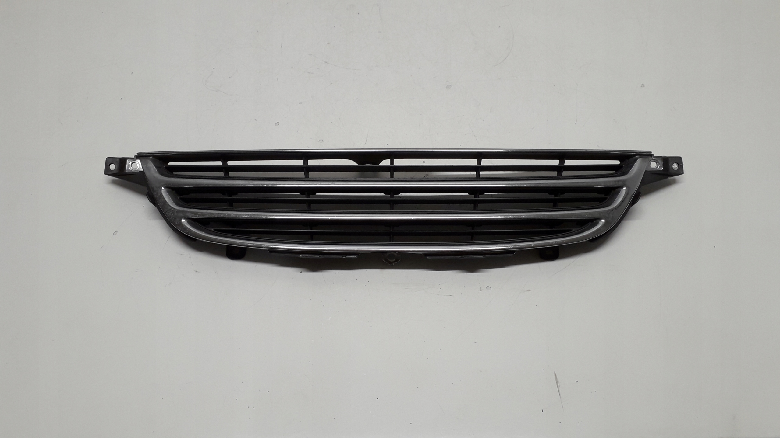 TOYOTA AVENSIS 97-03 GRILL GRIL ATRAPA CHŁODNICY