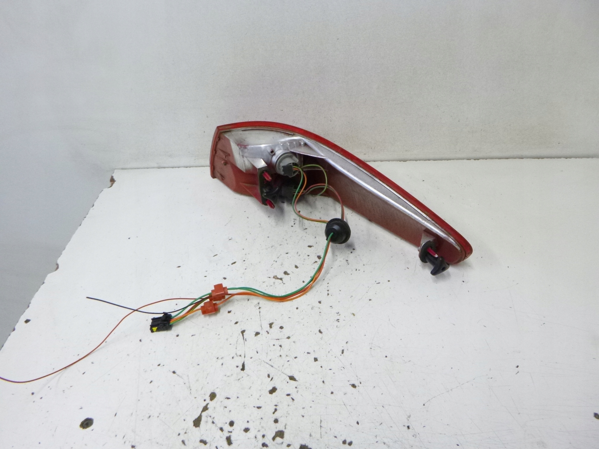 light rear left Peugeot 607 2001r.