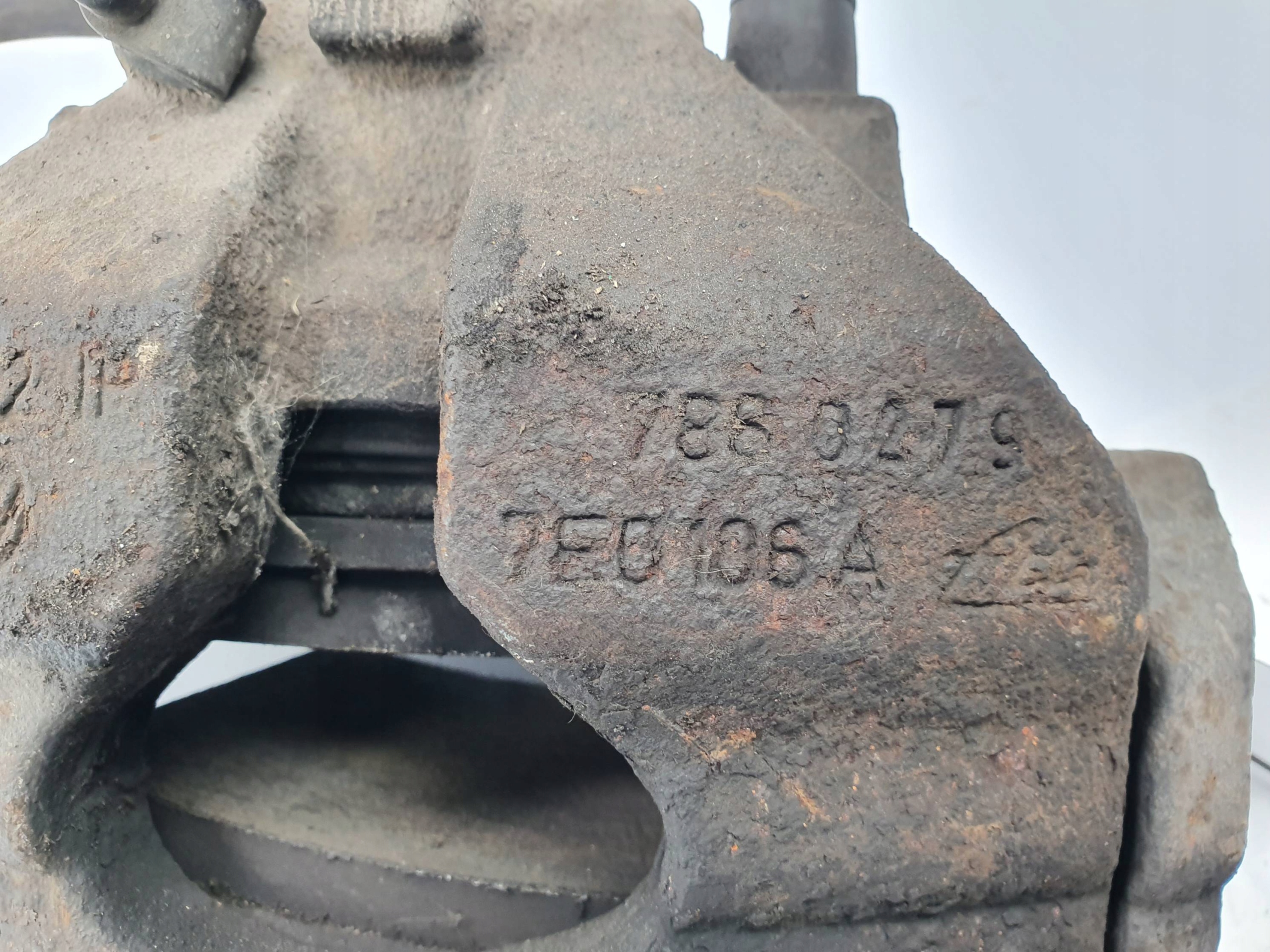 caliper brake front right VOLKSWAGEN TRANSPORTER T5