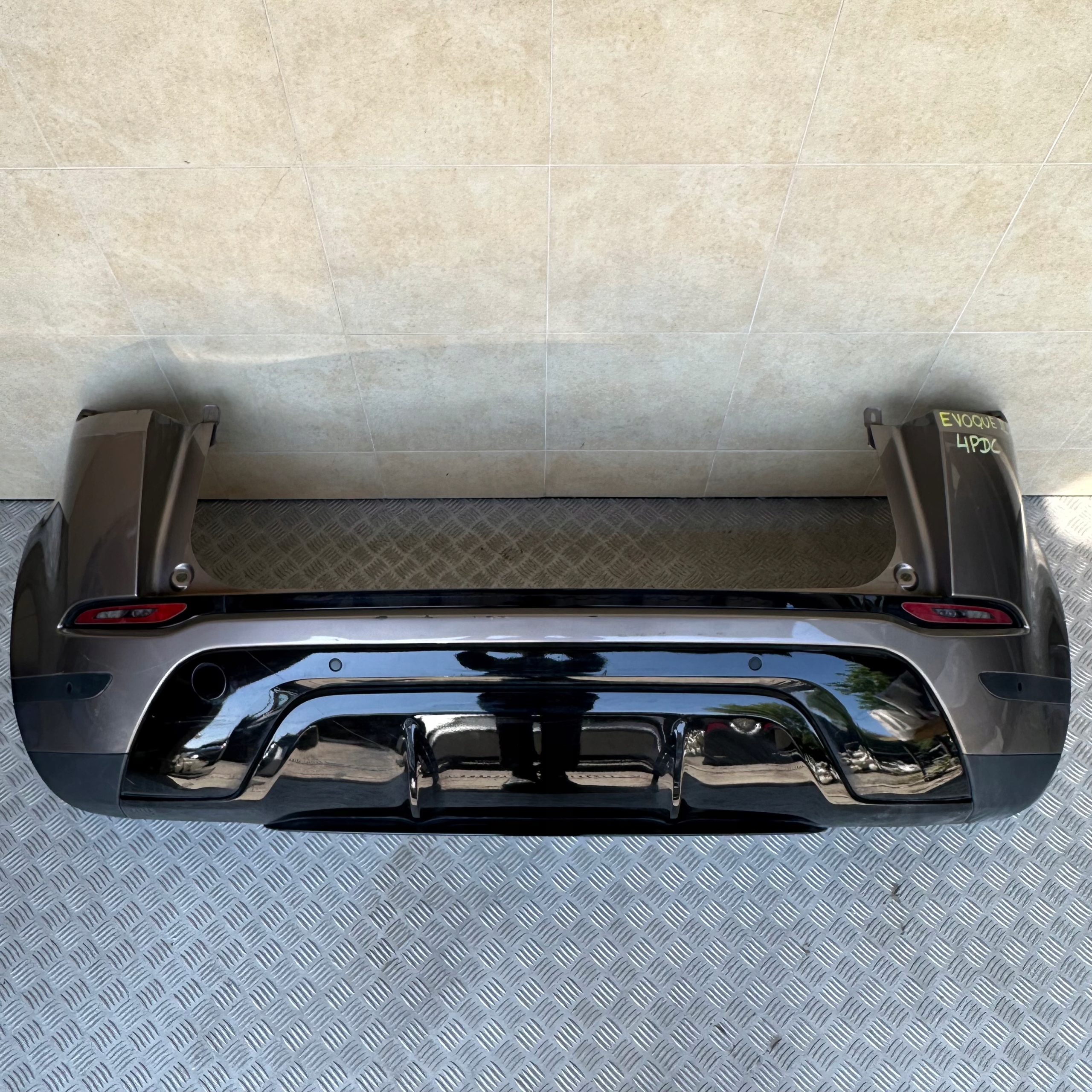 bumper rear RANGE ROVER EVOQUE II 2020 year 4 PDC