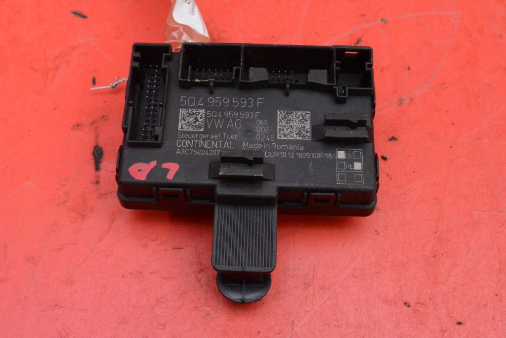 control unit module door left front 5Q4959593F SKODA OCTAVIA 3 III LIFT 17-20