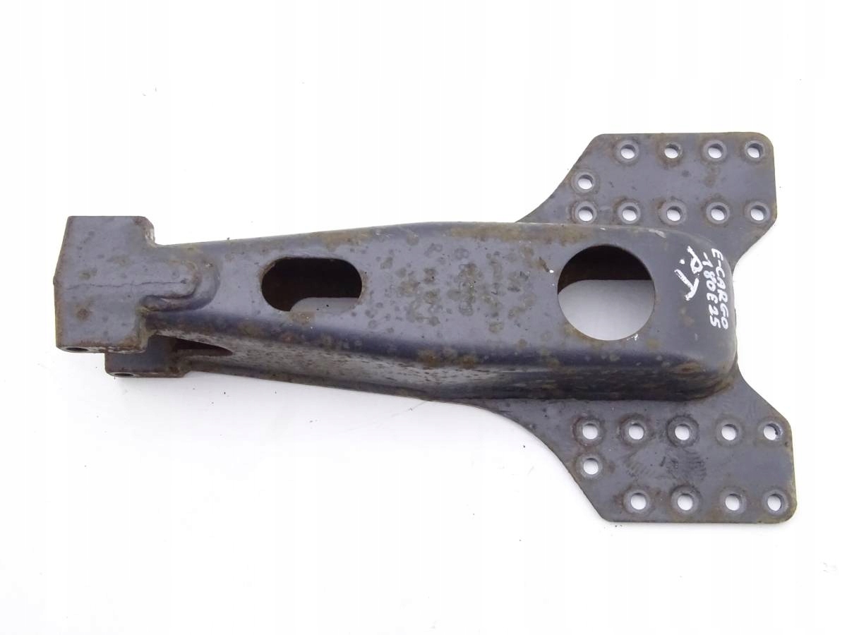 15995 - IVECO EUROCARGO 08 - КРЕПЛЕНИЕ ТЯГИ ЛЕВЫЙ ЗАДНИЙ 22,5