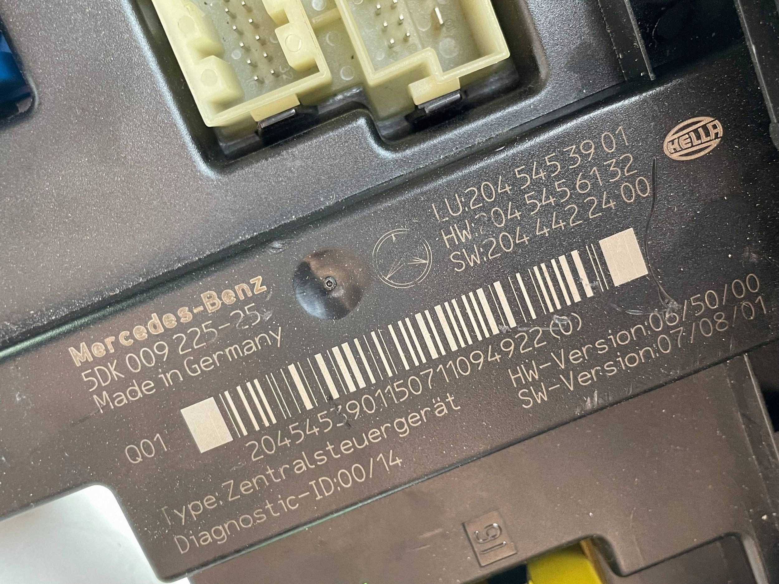Mercedes-Benz C W204 module control unit SAM 2045453901 !J