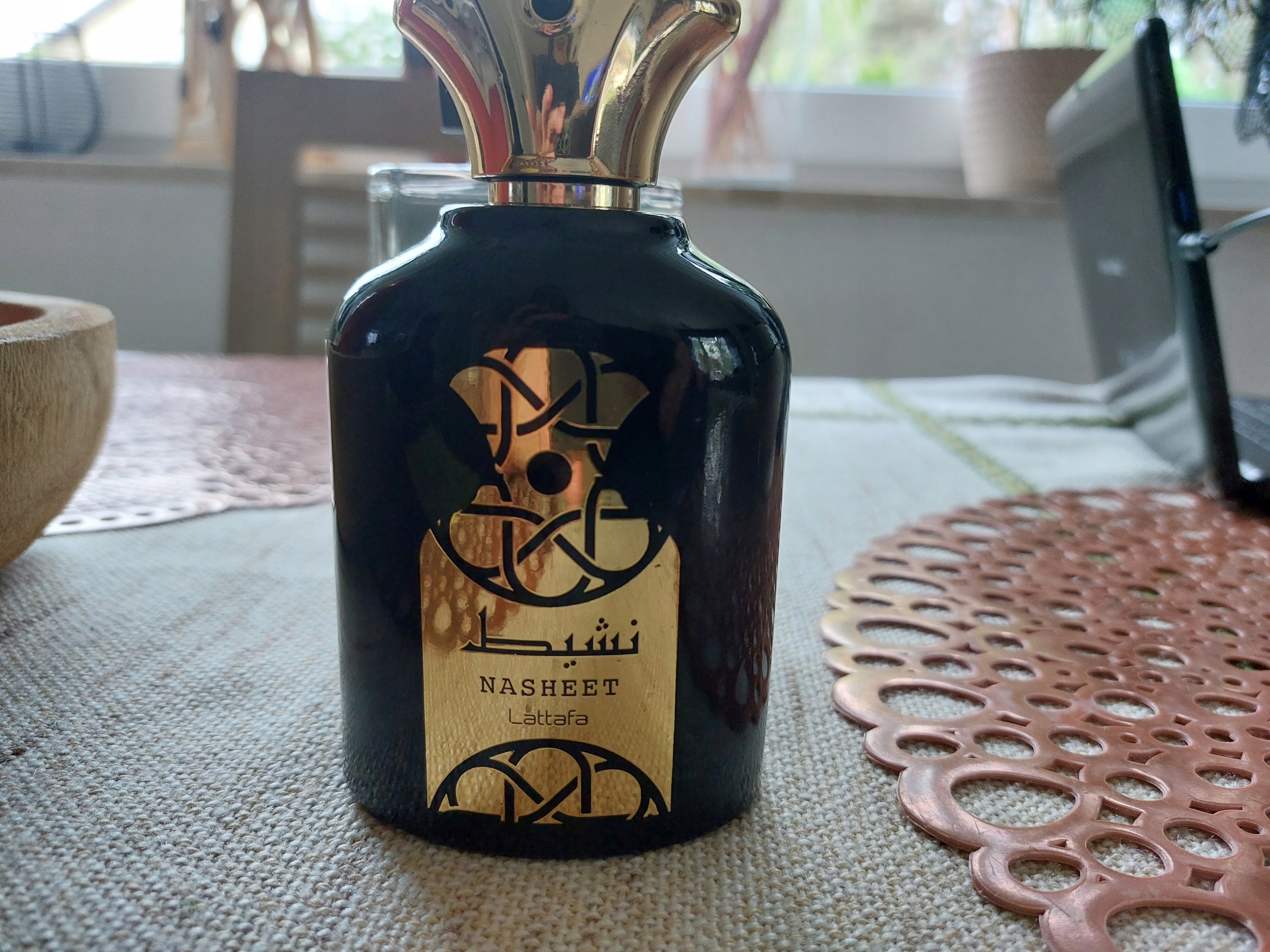 Nasheet Lattafa 100 ml v typu Nishane