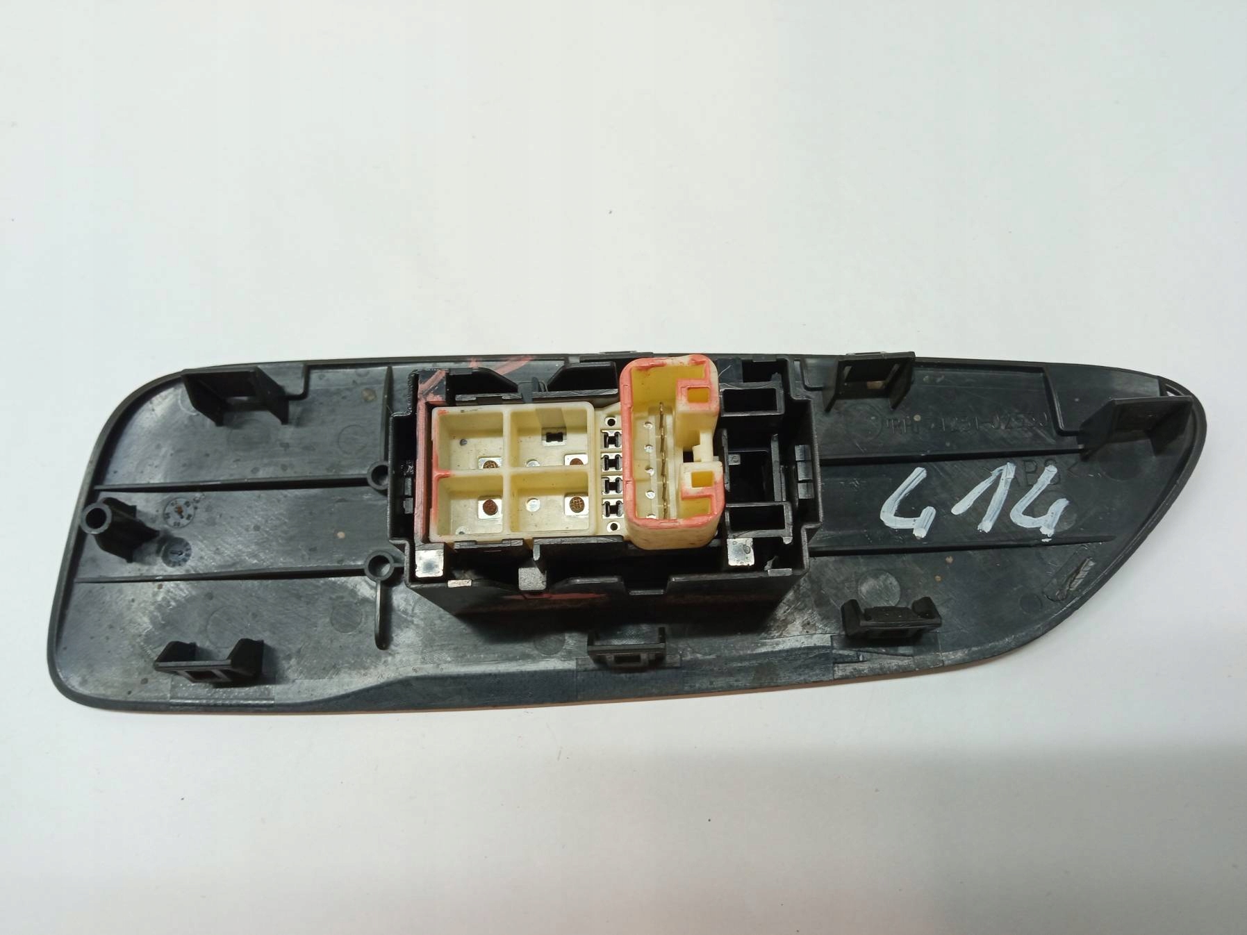 window control switch right front 7423102530 Toyota Auris and (2006-2012)