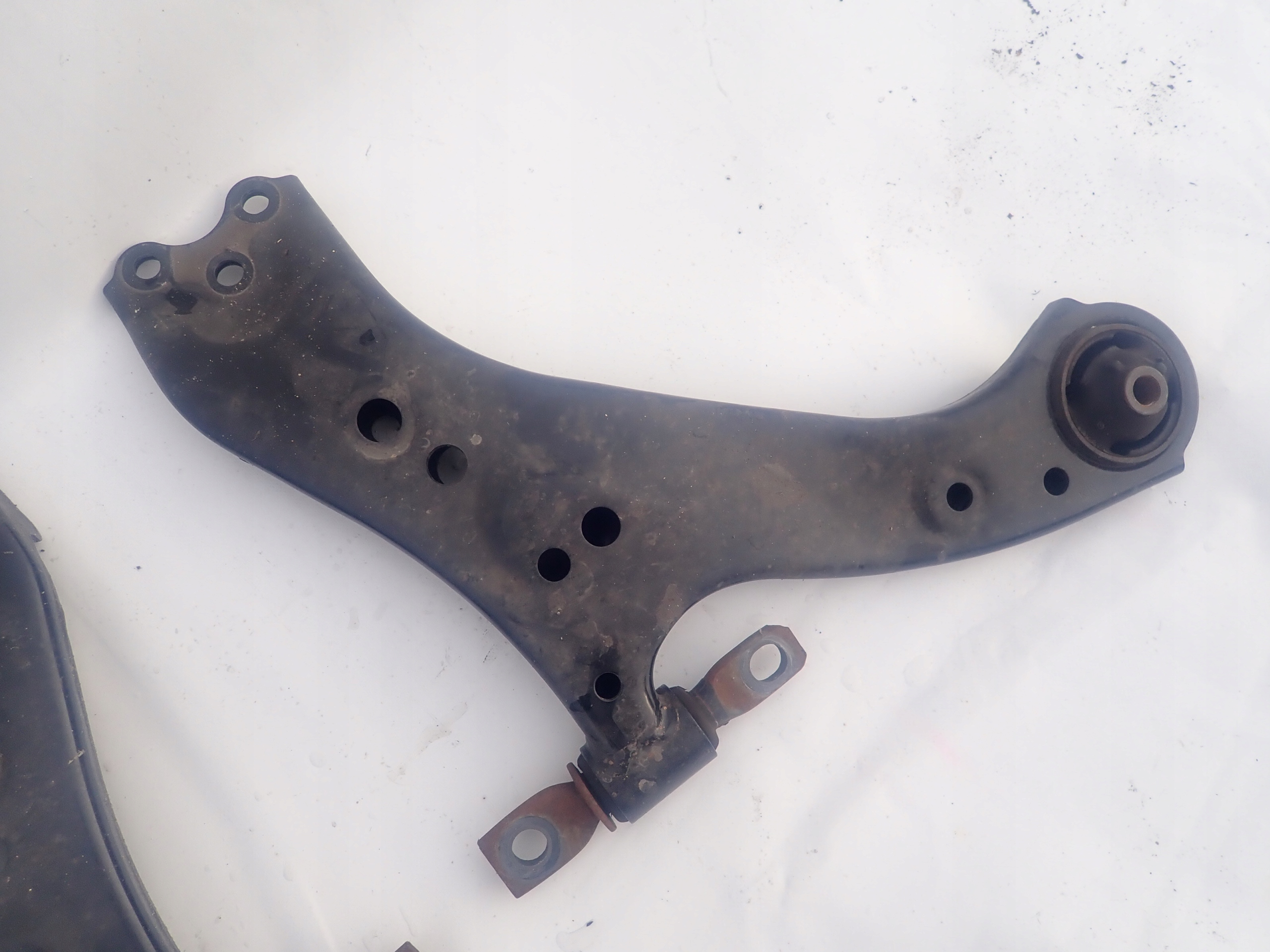 TOYOTA RAV4 V 19-> arm left