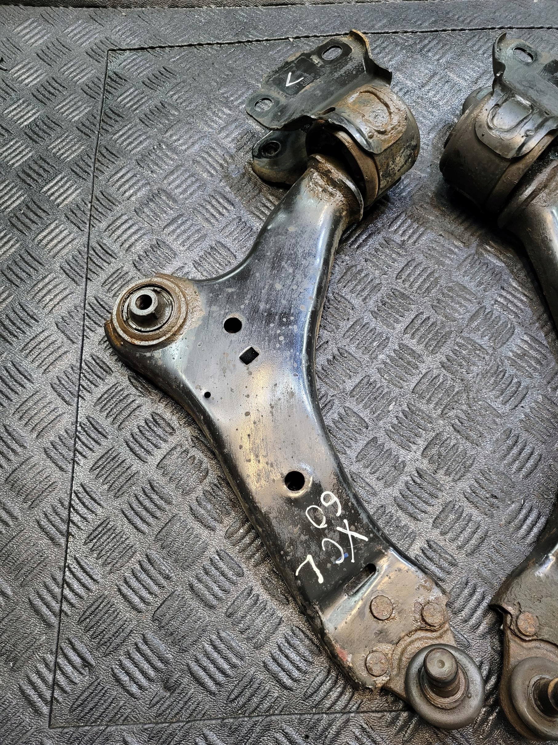 arm lower front front left VOLVO XC60 and LIFT 2.0 D4